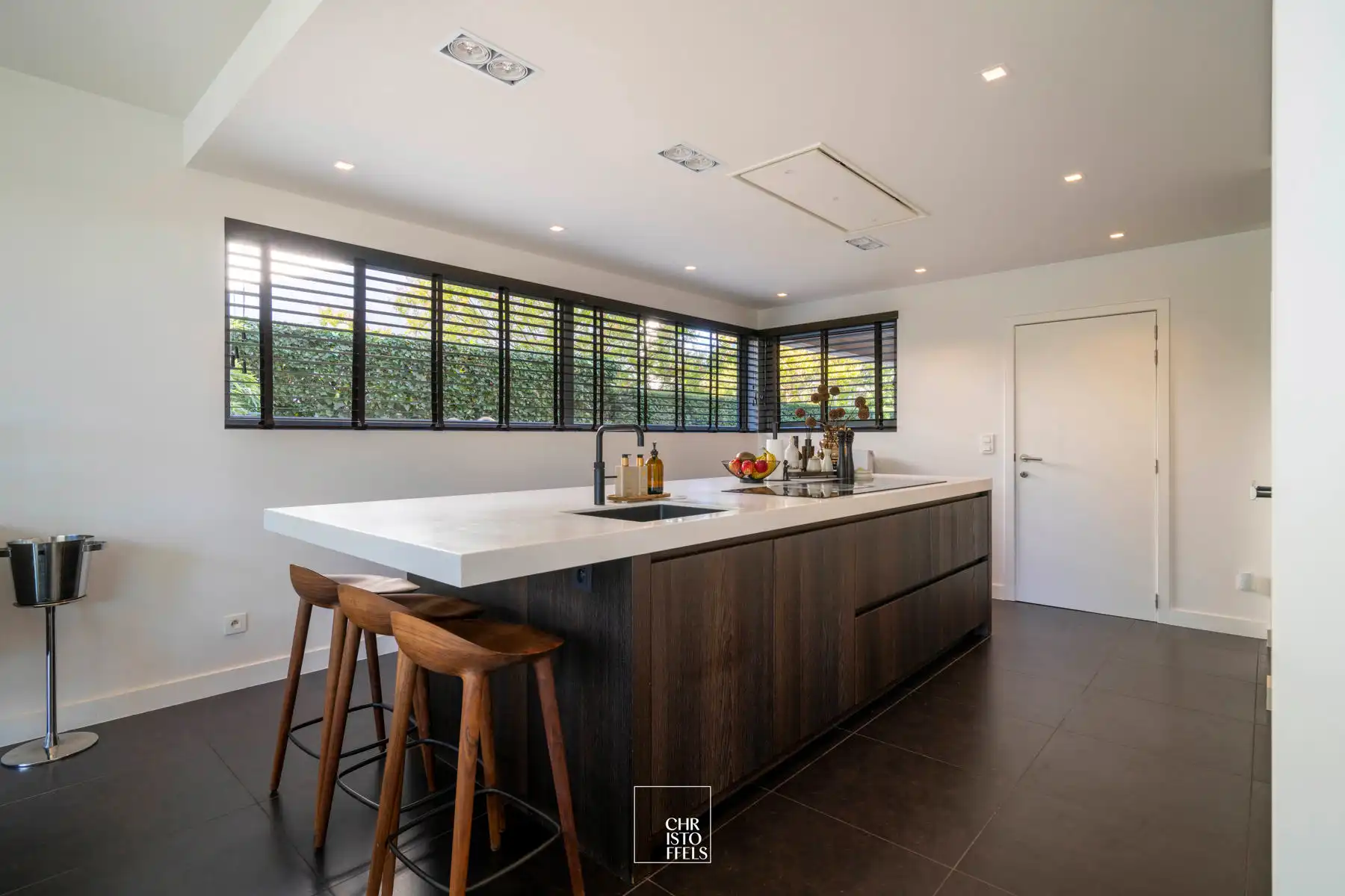 Moderne villa (374 m²) met zwembad en poolhouse op perceel van 1.039 m² foto 8