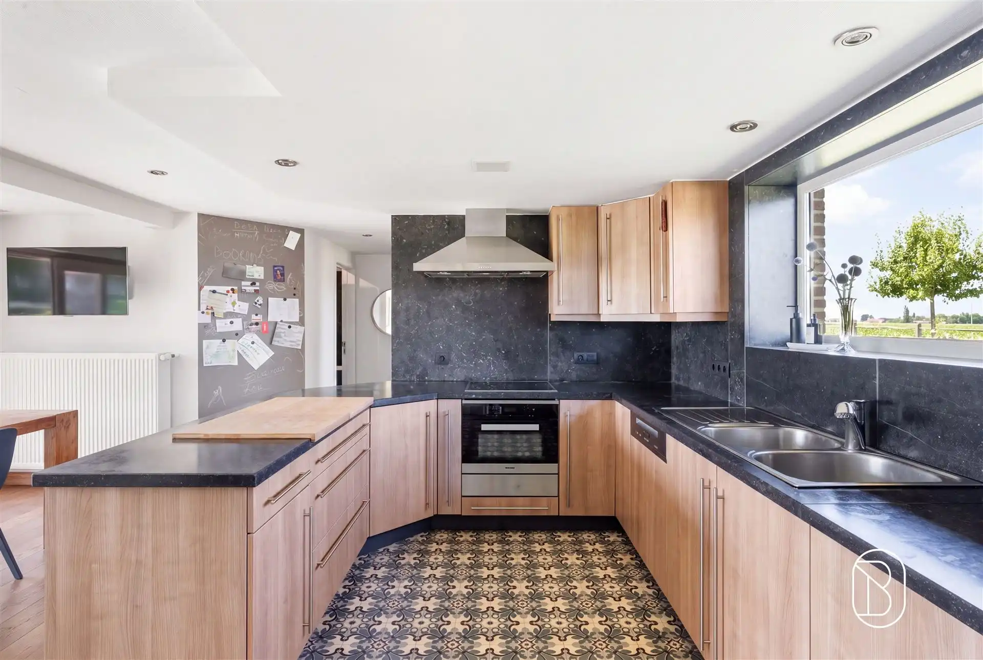 Landhuis + bijgebouw, met zwembad en privacy op 5.329 m². foto 20