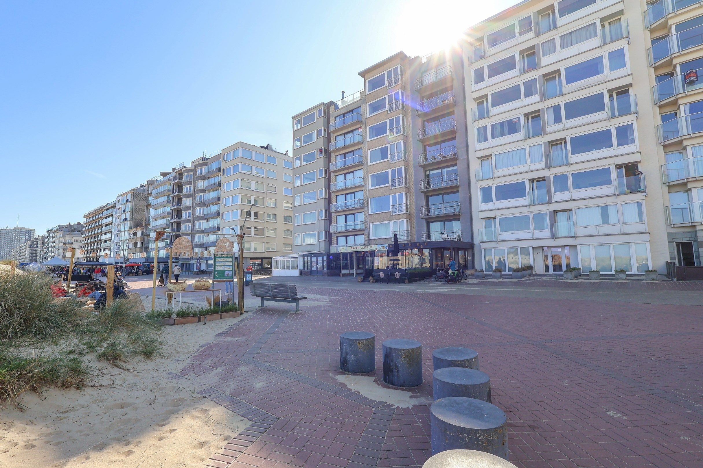 Appartement te huur met frontaal zeezicht op de dijk van Oostduinkerke! foto 15