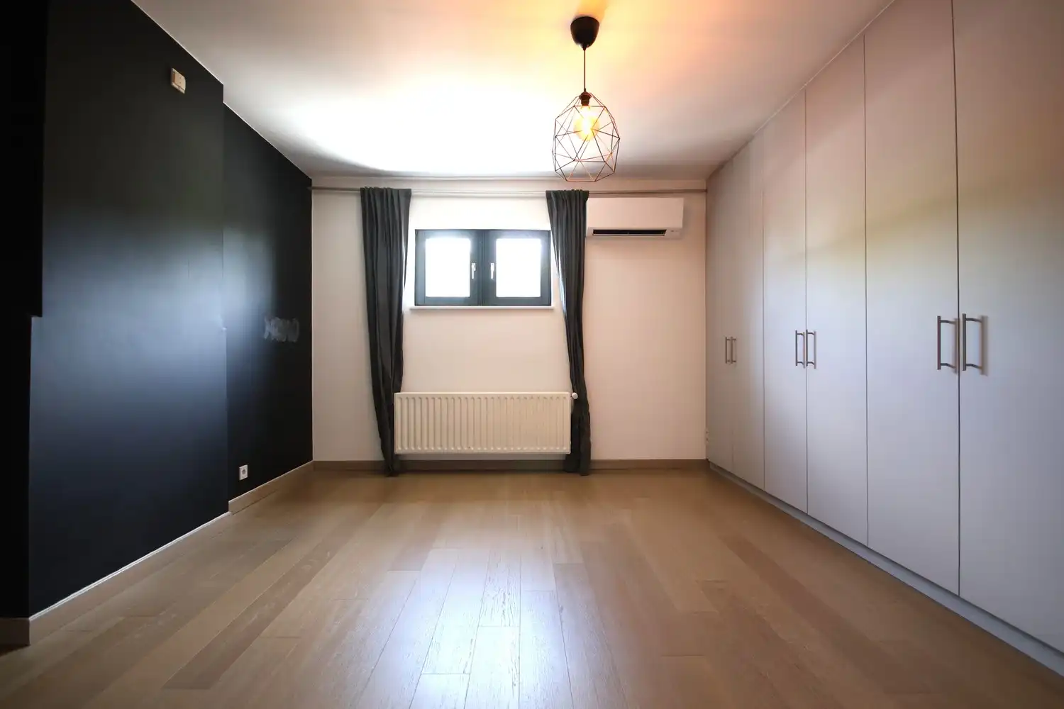 Gunstig gelegen gezinswoning met 4 slaapkamers en prachtige tuin foto 21