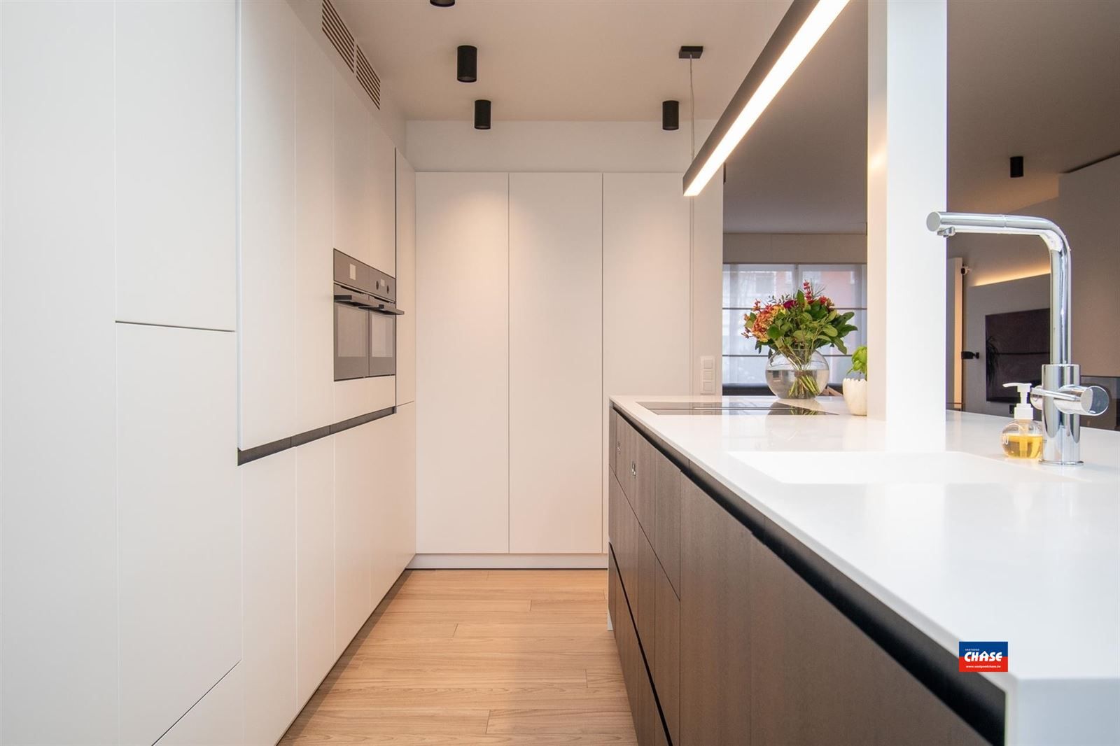 Prachtig gerenoveerde gezinswoning met zonnepanelen foto 7