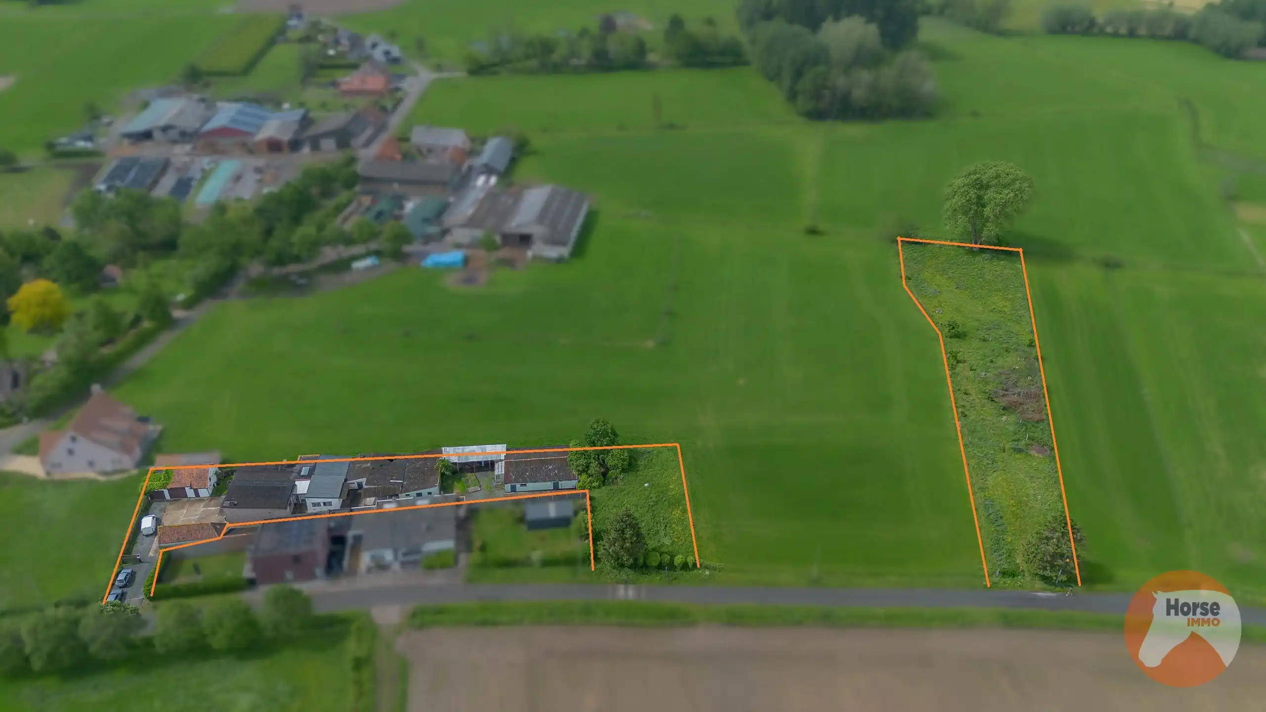 Hoofdfoto van de publicatie: HOFSTADE - Charmante gelegen woning met bijgebouwen en weide