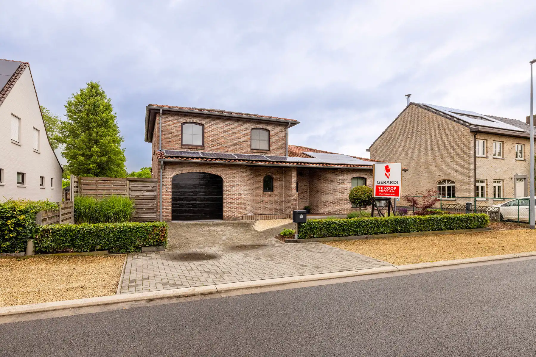 Ruime gezinswoning met garage en tuin op 557m2 grond foto 31