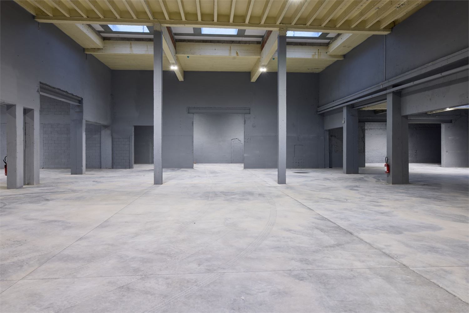 MAGAZIJNUNITS TE HUUR foto 8