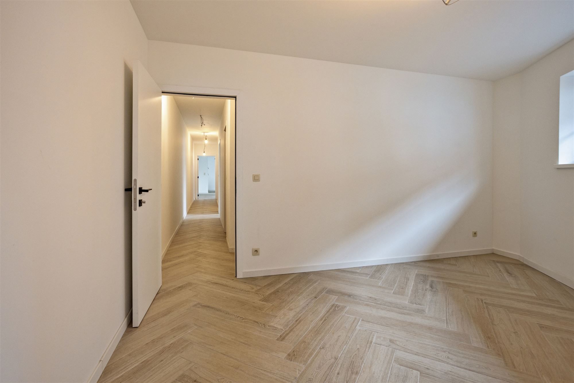 Instapklaar gelijkvloers appartement met 2 slaapkamers. foto 11