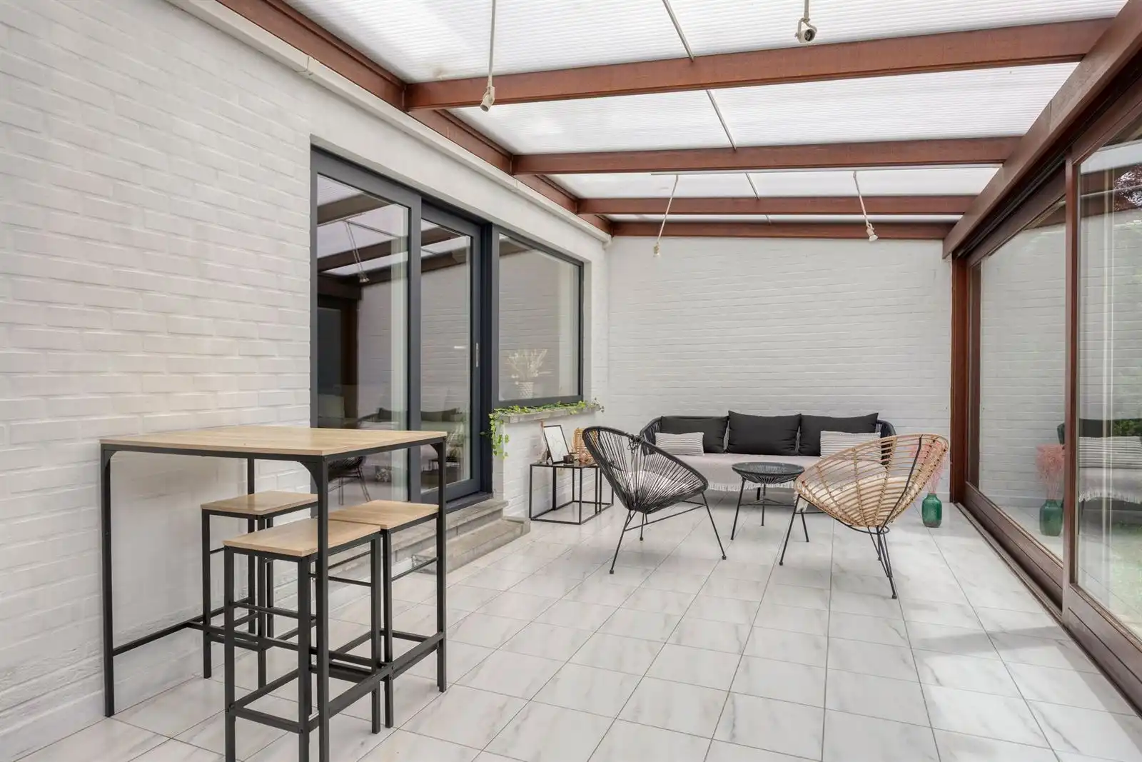 Instapklaar gelijkvloers appartement met 2 slaapkamers, garage en zonnige tuin foto 16