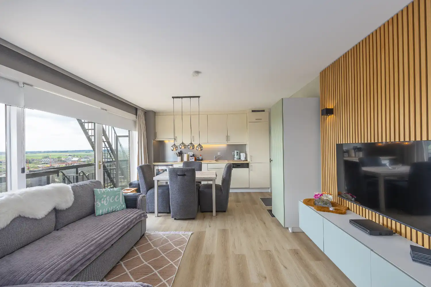 Prachtig gerenoveerd 1-slaapkamerappartement met zongericht terras en prachtig open uitzicht foto 14