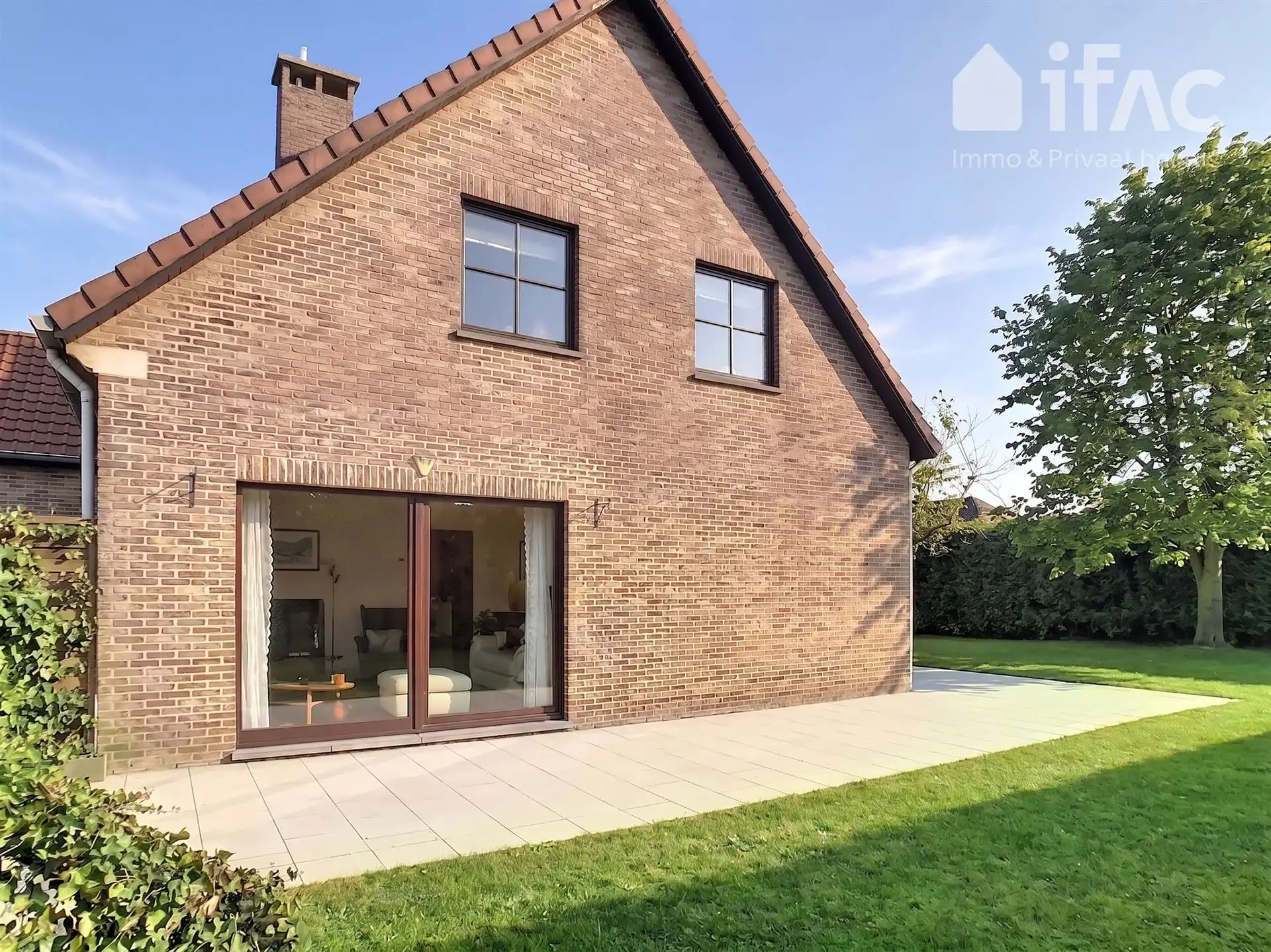 Ruime en gerenoveerde 5-Slaapkamer Villa met Tuin  foto 2