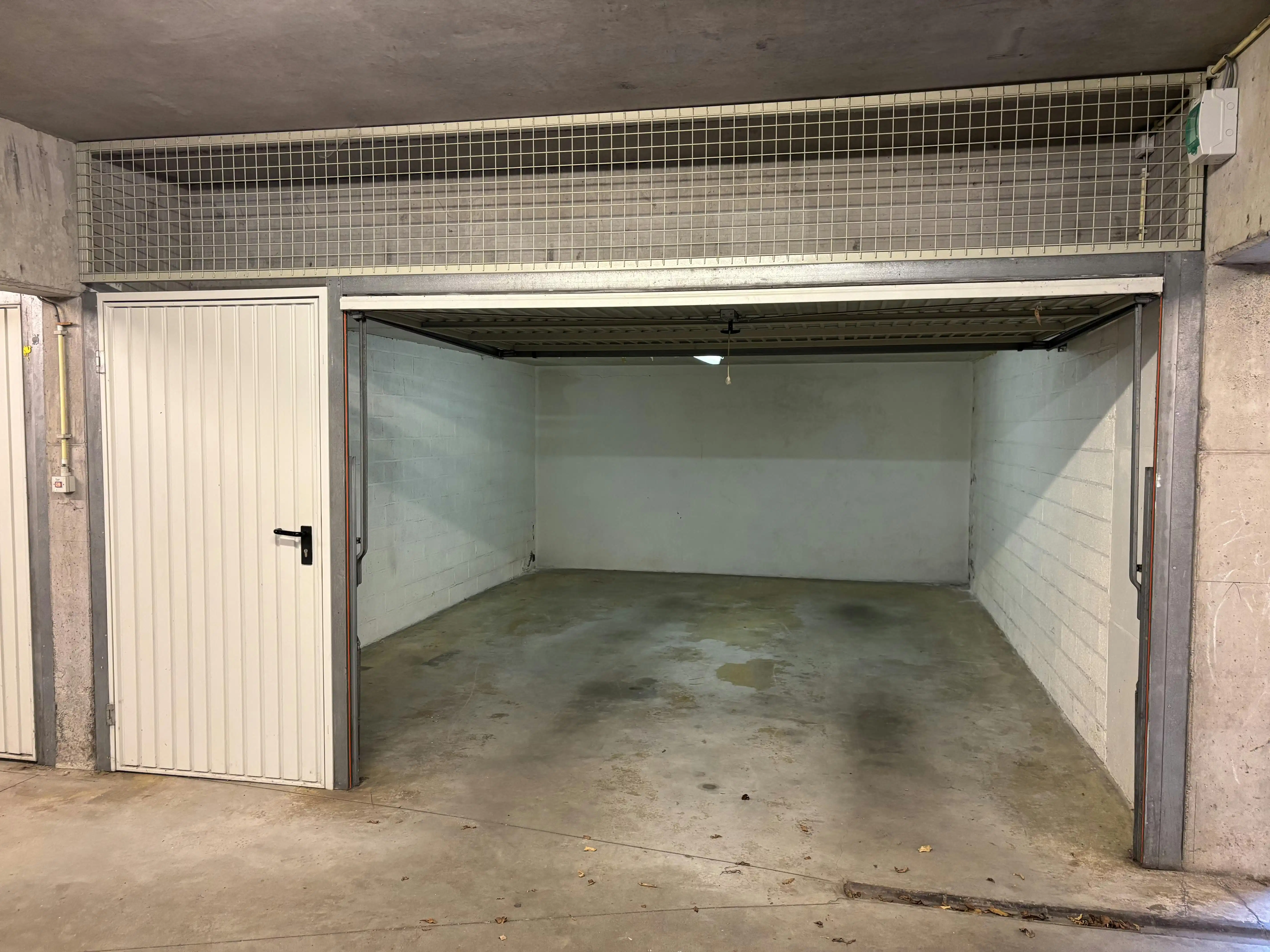 Ruime garagebox in de Zeelaan te Koksijde foto 4