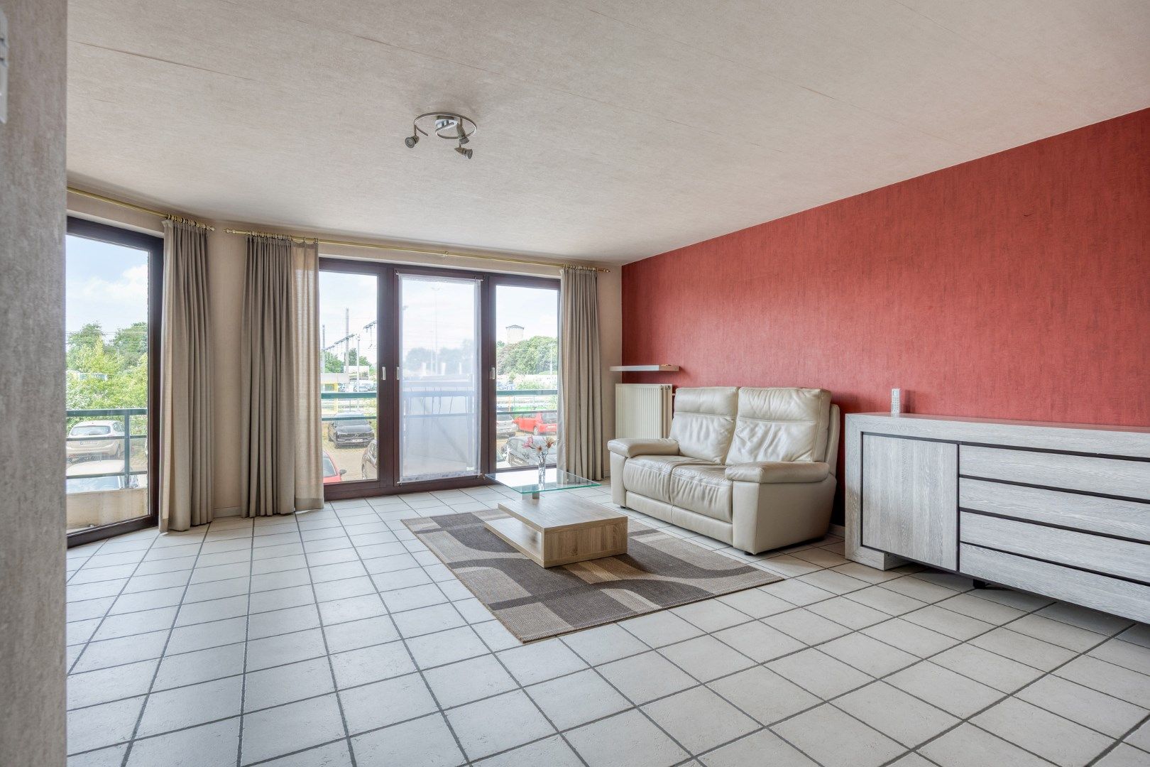 Goed onderhouden appartement met 2 slpks en garage in het centrum van Mol ! foto 3