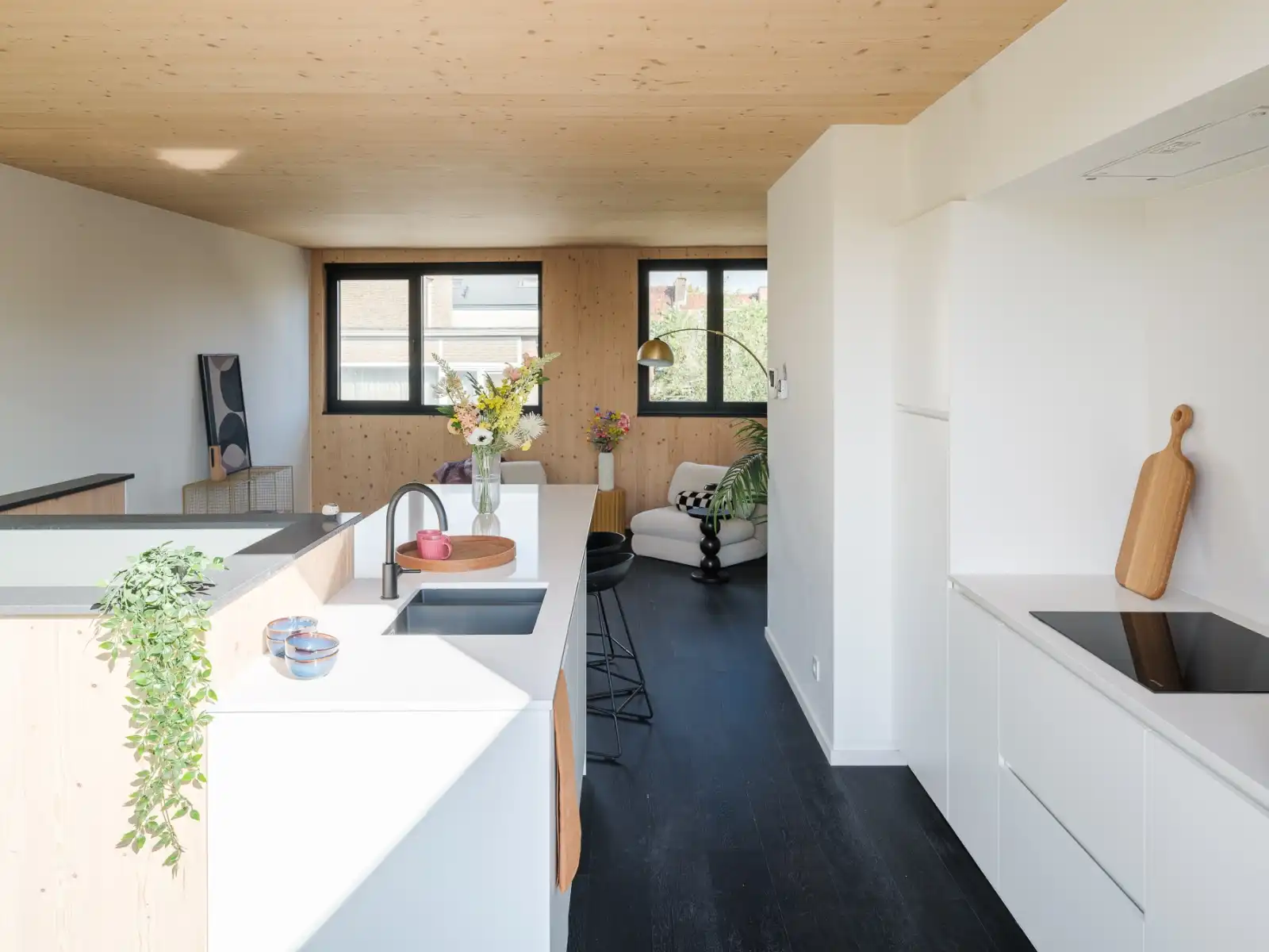 Lichtrijk gerenoveerde duplex vlakbij Gent centrum foto 2