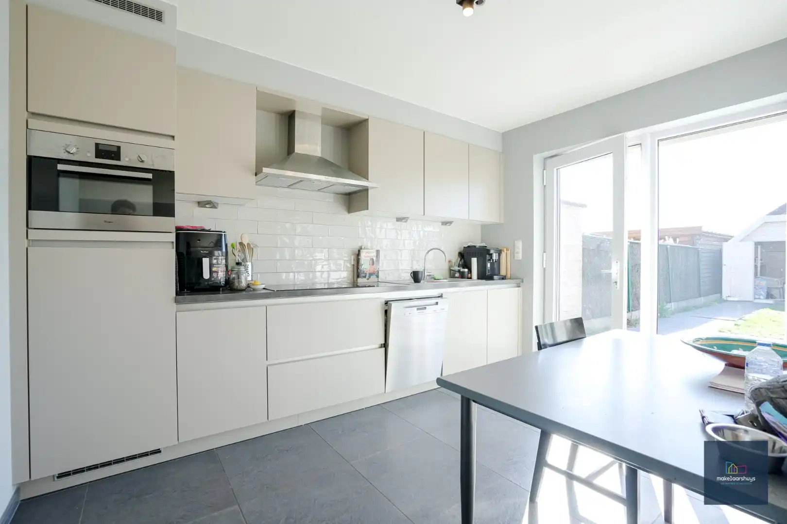 Rustig gelegen woning met 3slpk, garage en tuin foto 10