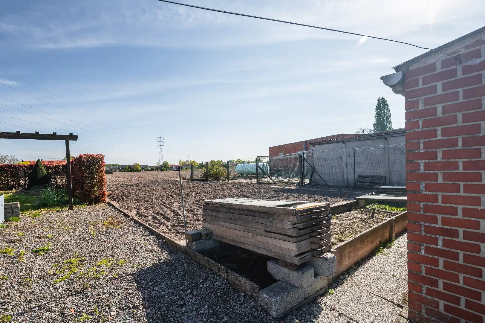 Alleenstaande woning van 291 m² met een loods van 473 m² en een schuur van 189 m² foto 11