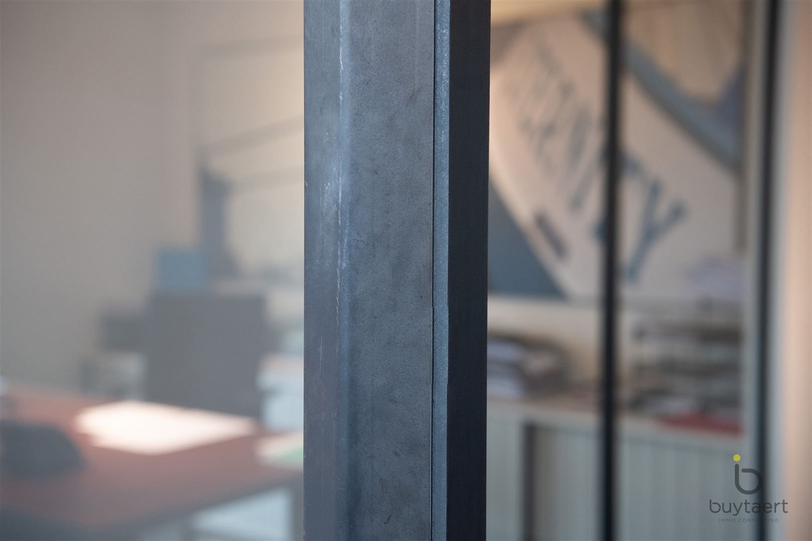 RUIM EN LICHTRIJK WONEN OP DE BOVENSTE VERDIEPING OP DE KANAALSITE VAN AXEL VERVOORDT foto 13