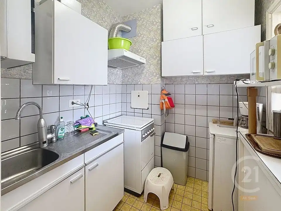 Zonnige studio met slaaphoek en terras in hartje Middelkerke foto 9