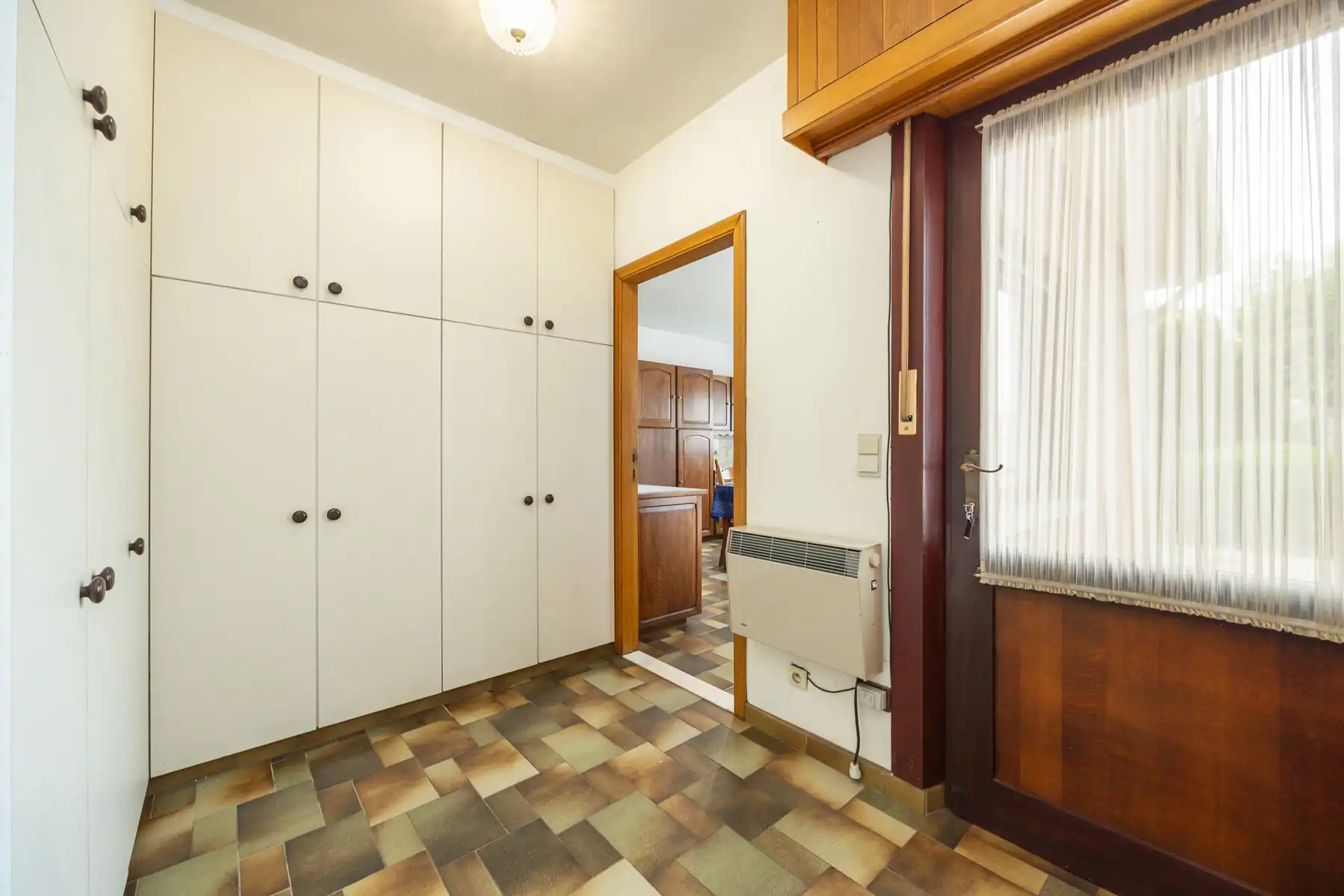Laagbouwwoning met 3 slaapkamers en garage op een perceel van 629m².  foto 7