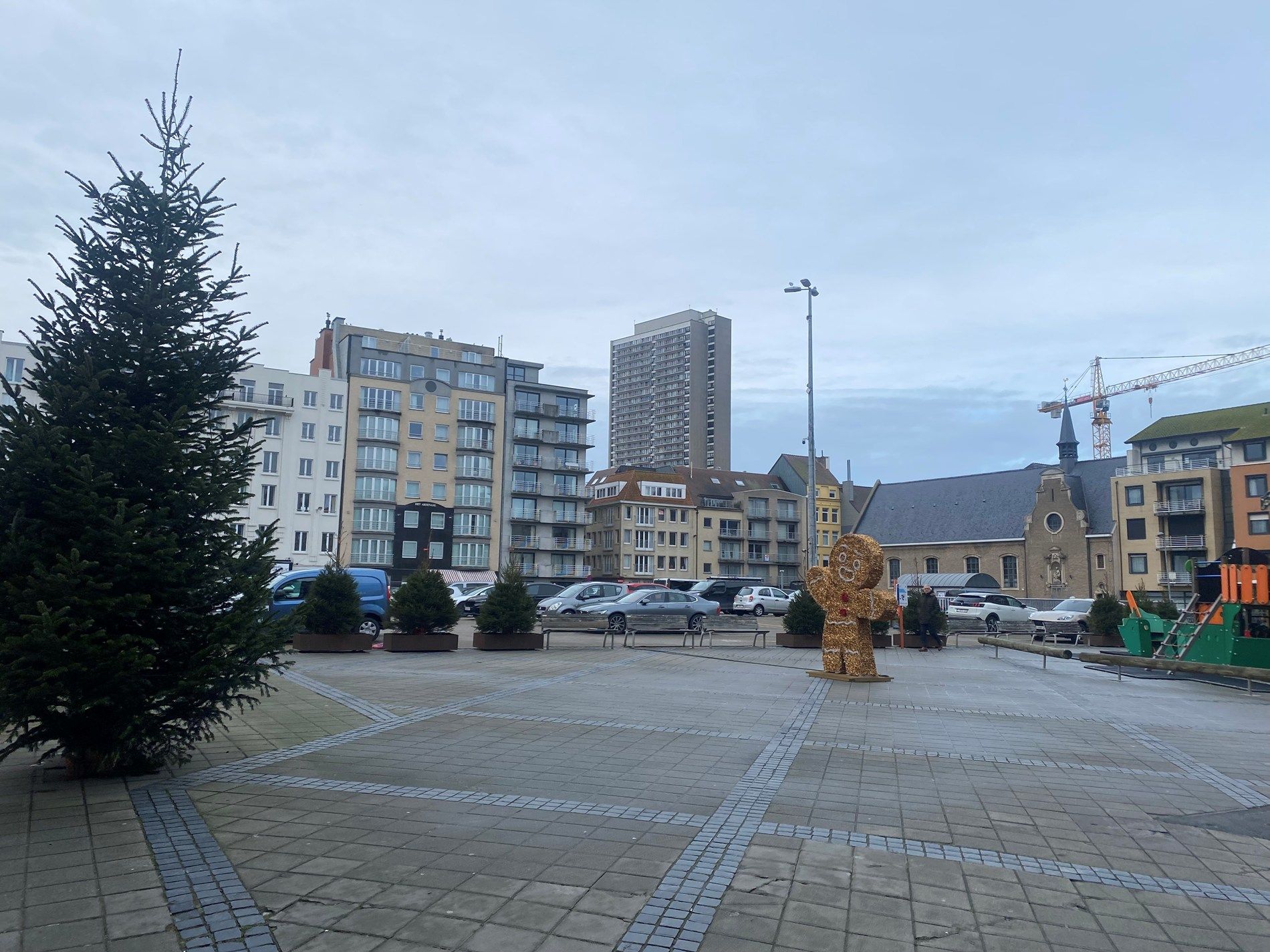 Centraal gelegen studio met terras en open zicht op het Mijnplein in Oostende foto 21