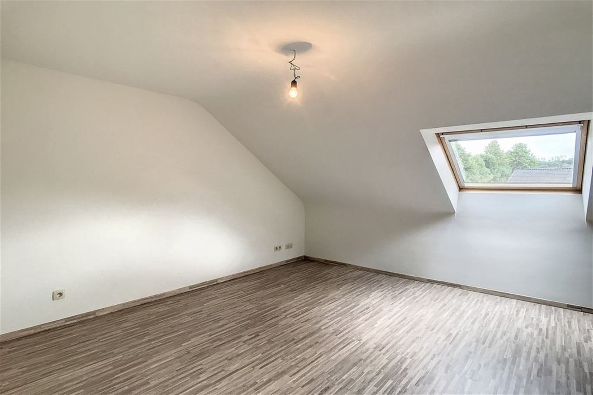 Moderne Halfopen Bebouwing met 5 Slaapkamers  foto 28