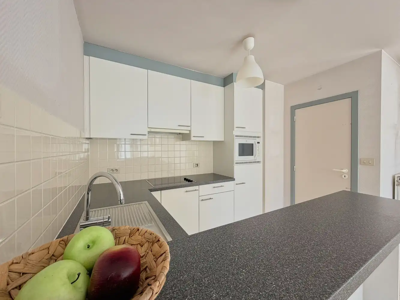 Lichtrijk appartement met 2 slpk in hartje Torhout! foto 4