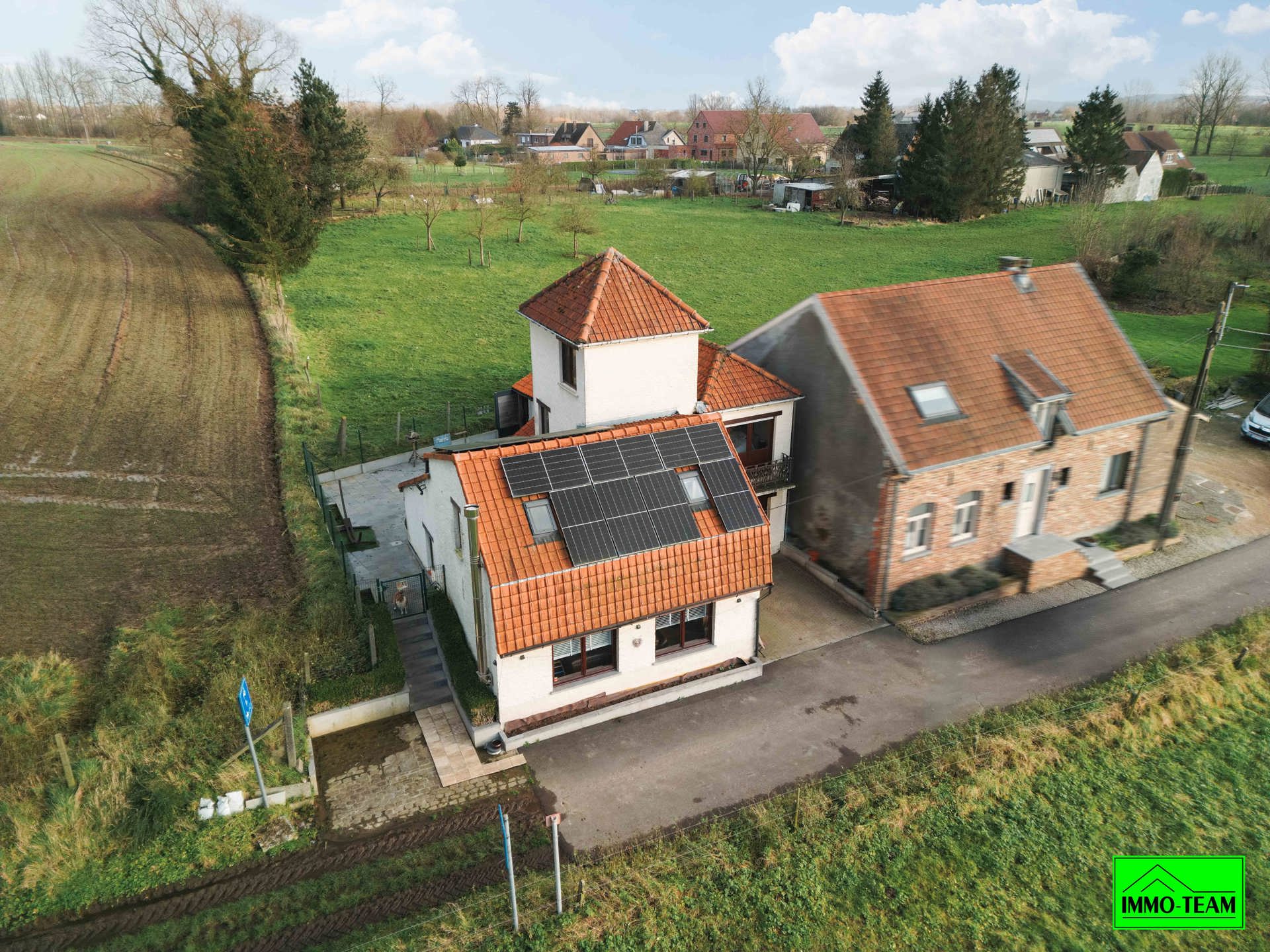 Rustig gelegen gerenoveerde gezinswoning met 3 slaapkamers foto 28