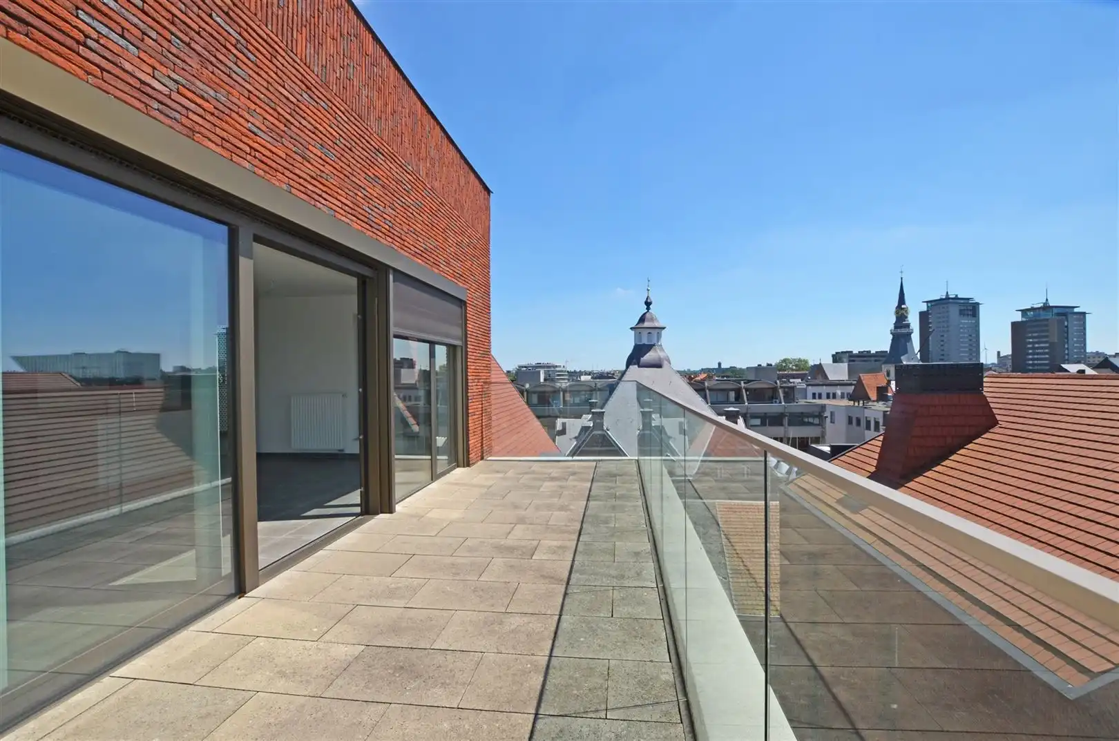 Lichtrijke serviceflat in prestigeproject 'Ursulinenhof' foto {{pictureIndex}}