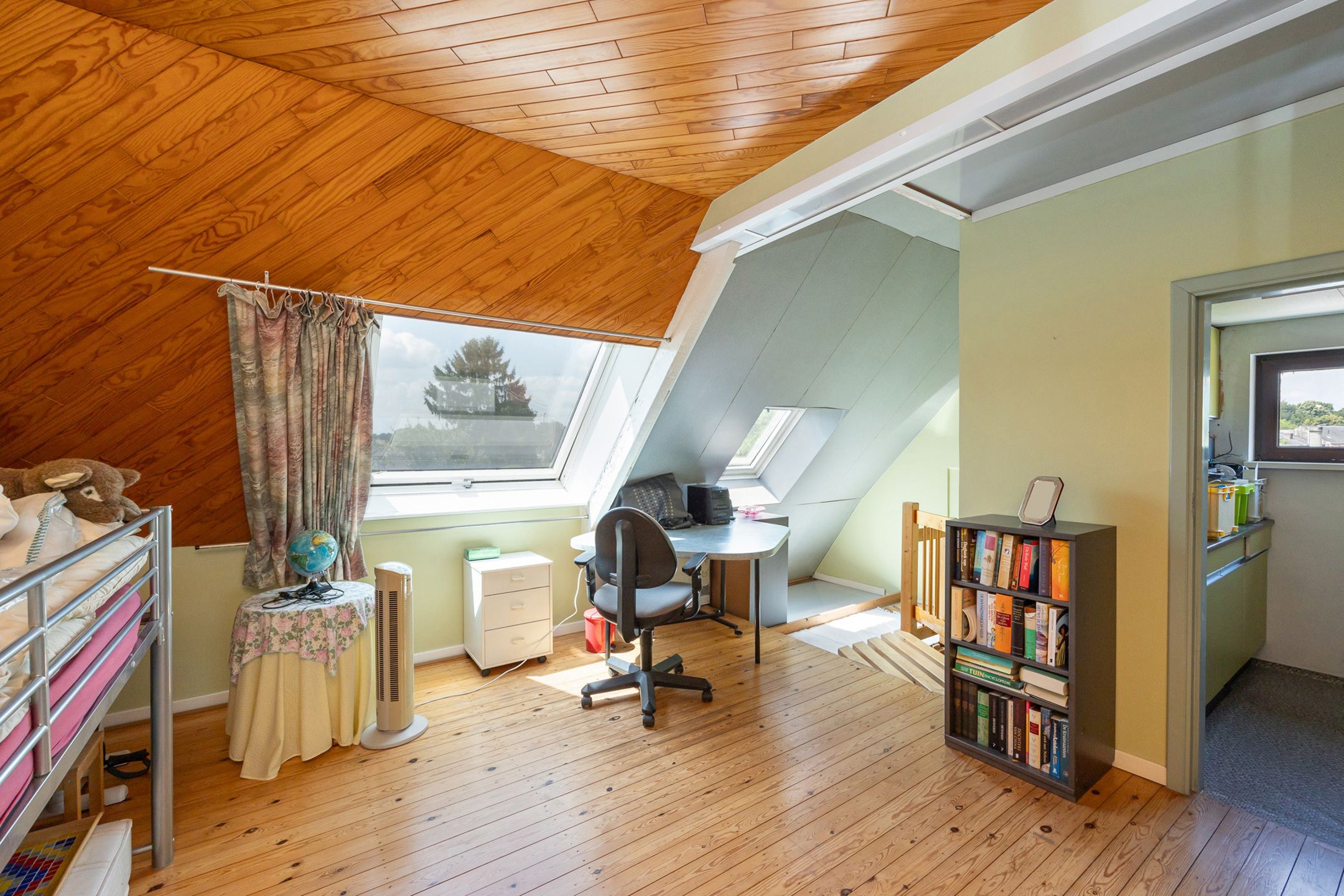Architecturale 3-gevel woning met zuid-west tuin foto 29