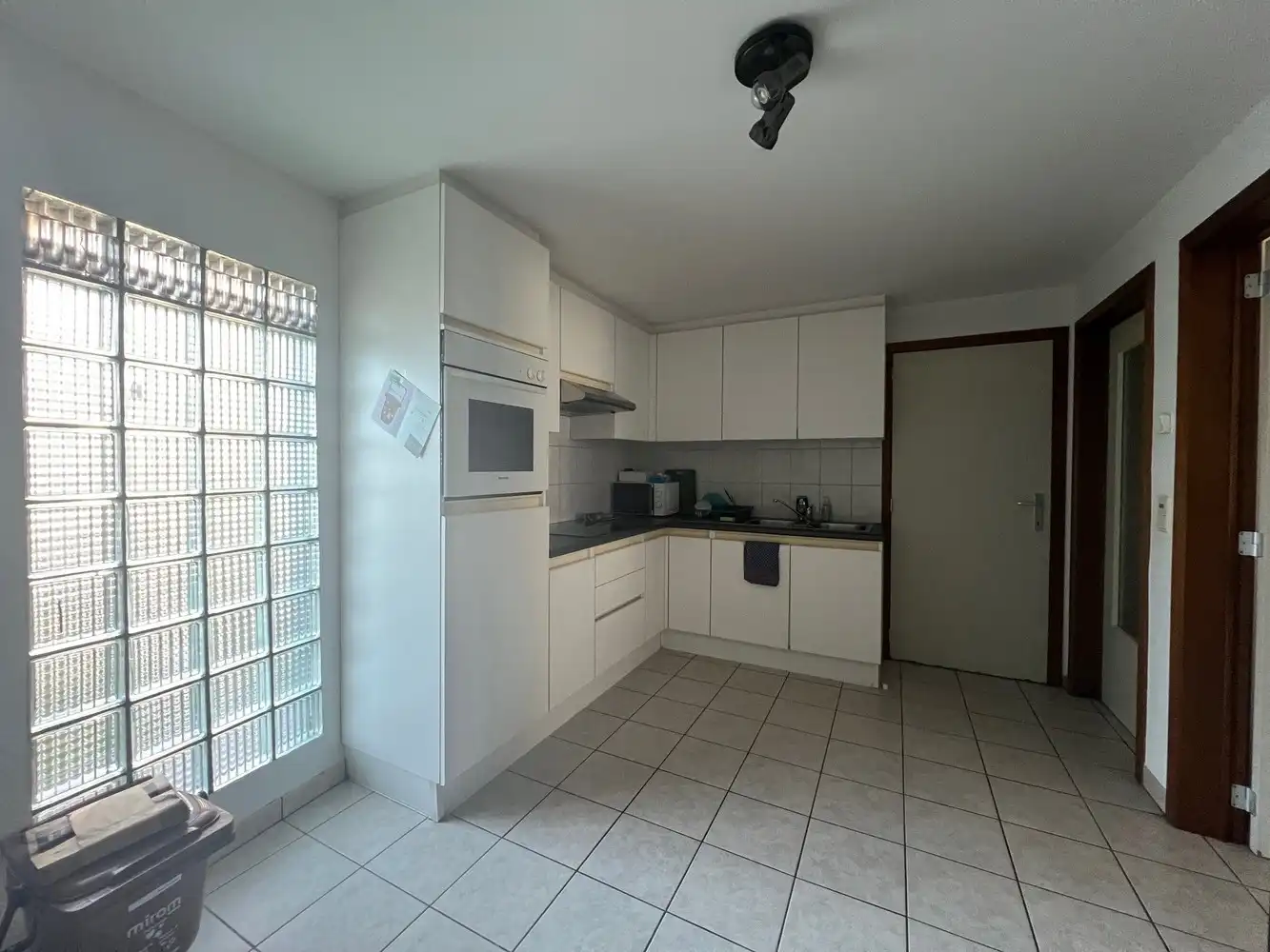 Gelijkvloers appartement met 2 slaapkamers. foto 3