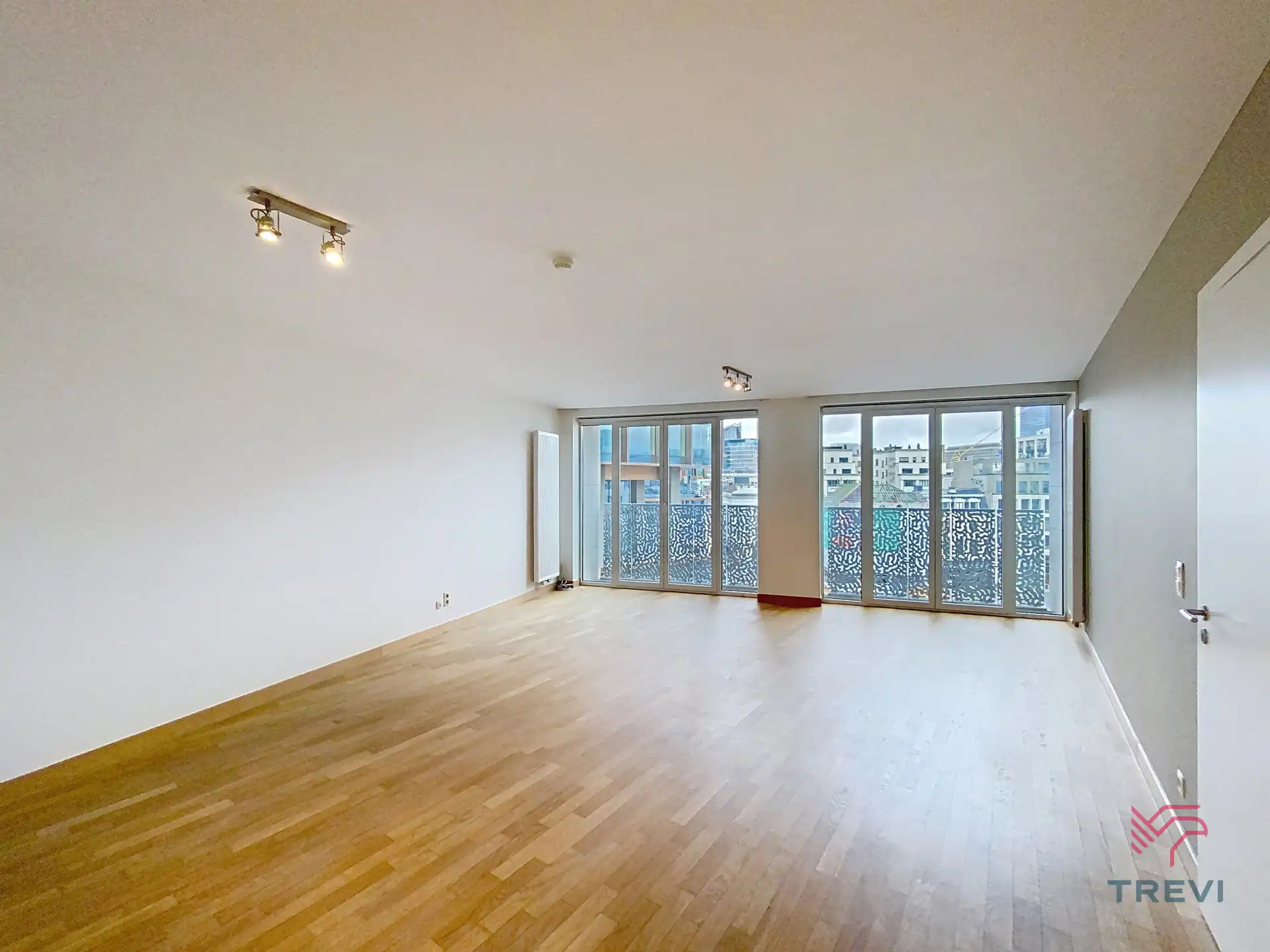 2 SLAAPKAMER APPARTEMENT IN HET CENTRUM VAN BRUSSEL foto {{pictureIndex}}