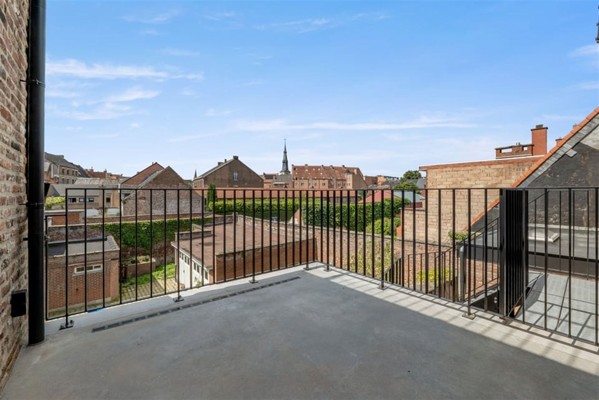 PRACHTIG GERENOVEERD APPARTEMENT MET 2 TERRASSEN TE HUUR MIDDENIN HET CENTRUM VAN SINT-TRUIDEN  foto 10