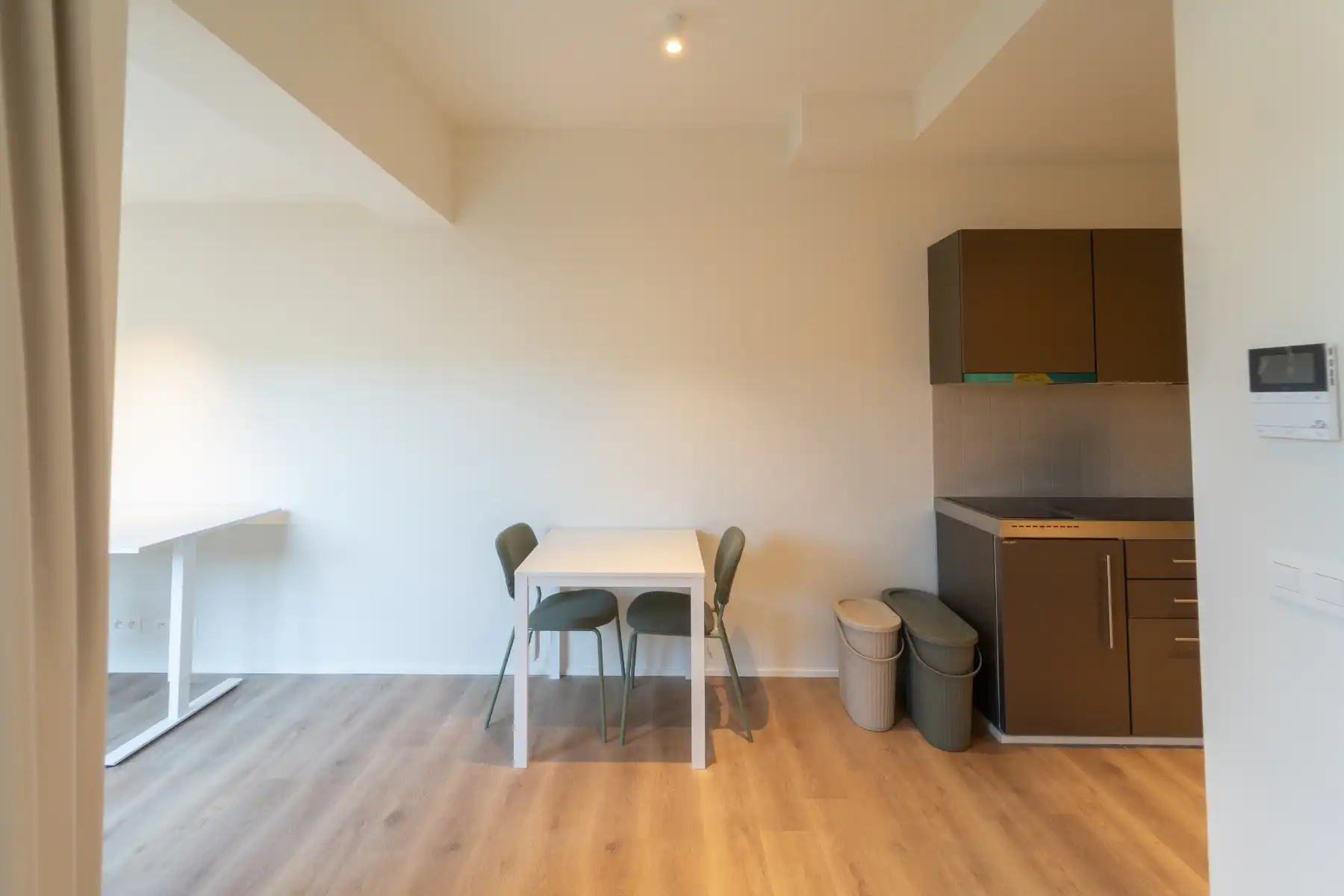 Mooi gerenoveerde studio met terras foto 3