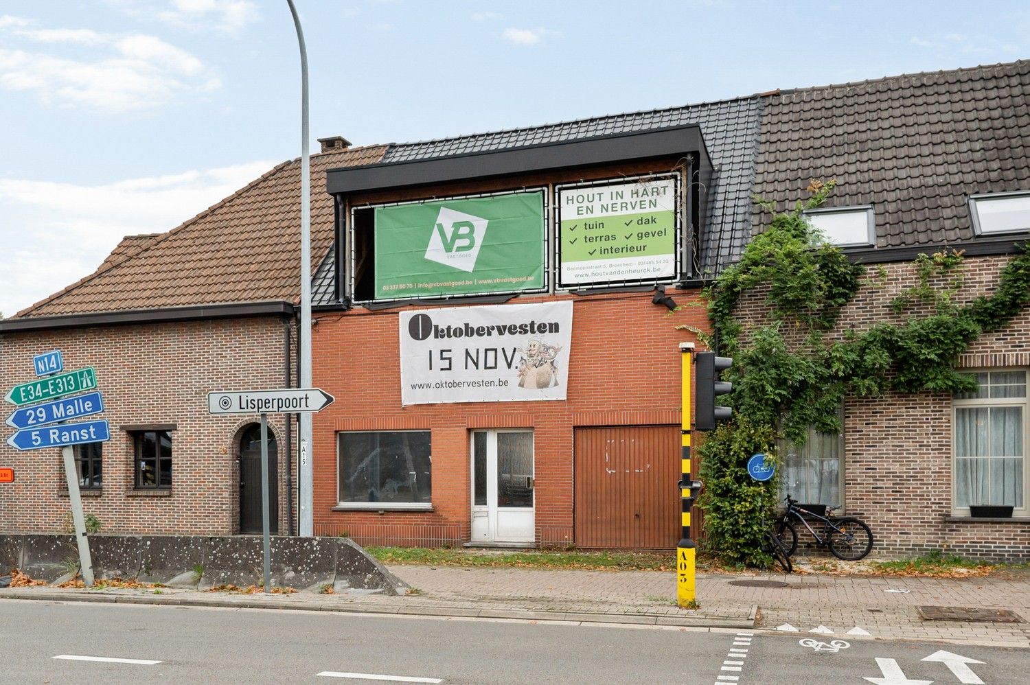 Totaal te renoveren woning met veel potentieel op ruim perceel (423m²) te koop in Emblem foto 14