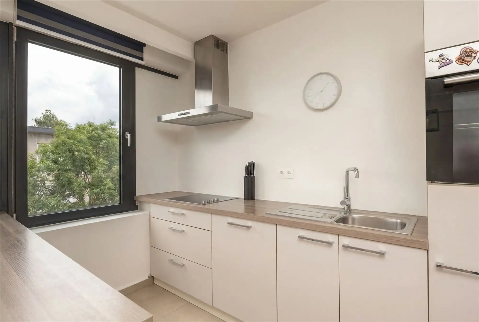 Instapklaar appartement met 2 slaapkamers en terras foto 5
