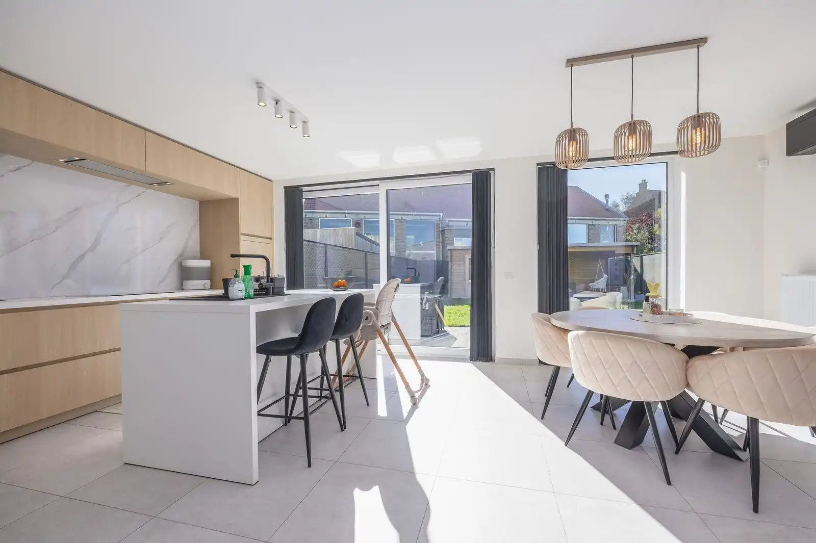 Jonge halfopen woning met 3 slpk, gezellige tuin én kwalitatieve afwerking foto 4