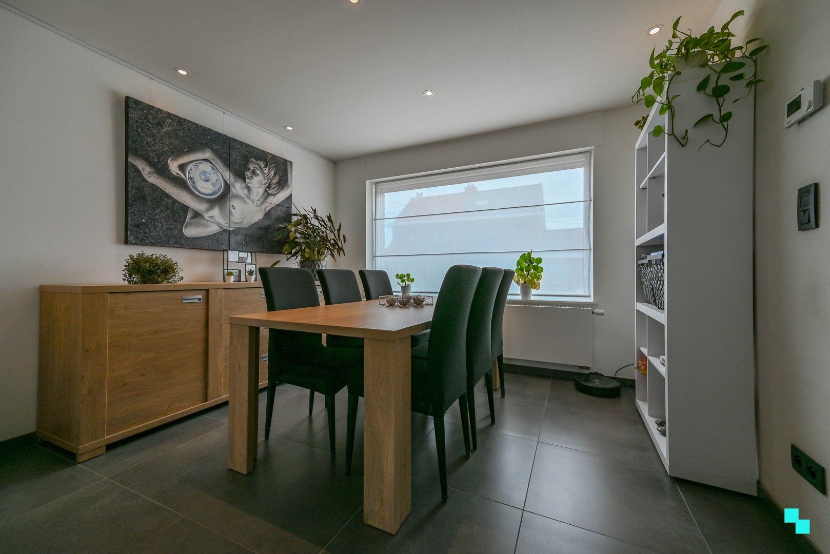 Recent gerenoveerde gezinswoning te Sint-Eloois-Winkel foto 9