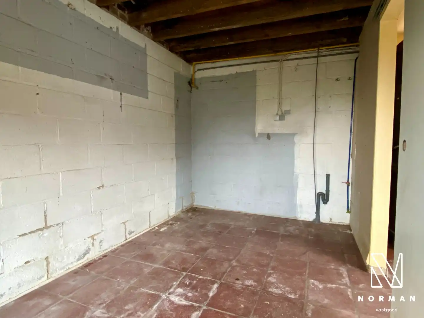 Ruime woning met drie slaapkamers te huur in Aalbeke foto 12