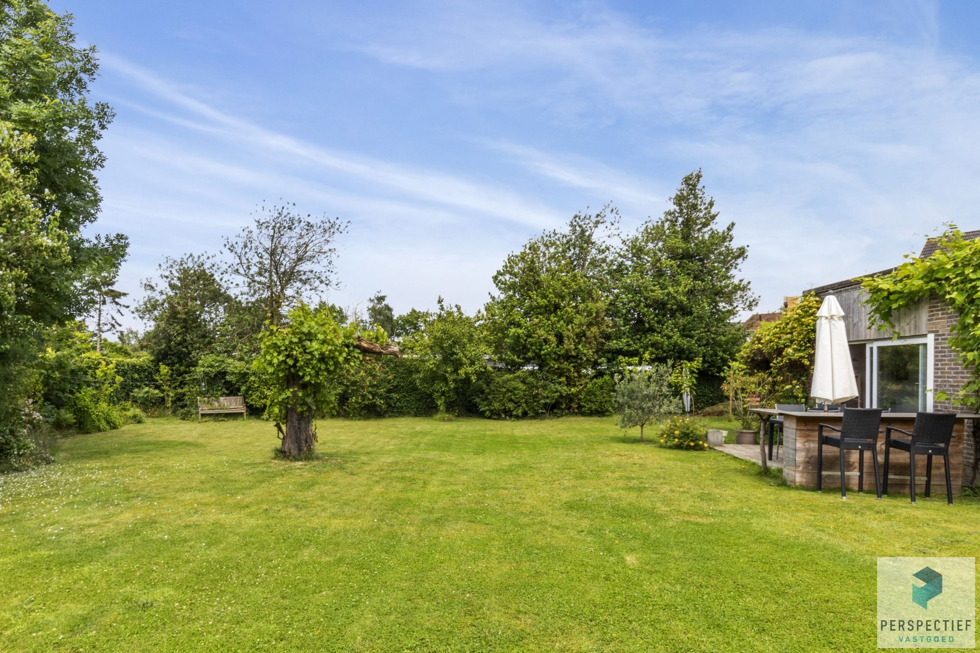 RUIME woning met 7 slpk met tal van mogelijkheden op gunstige ligging foto 5