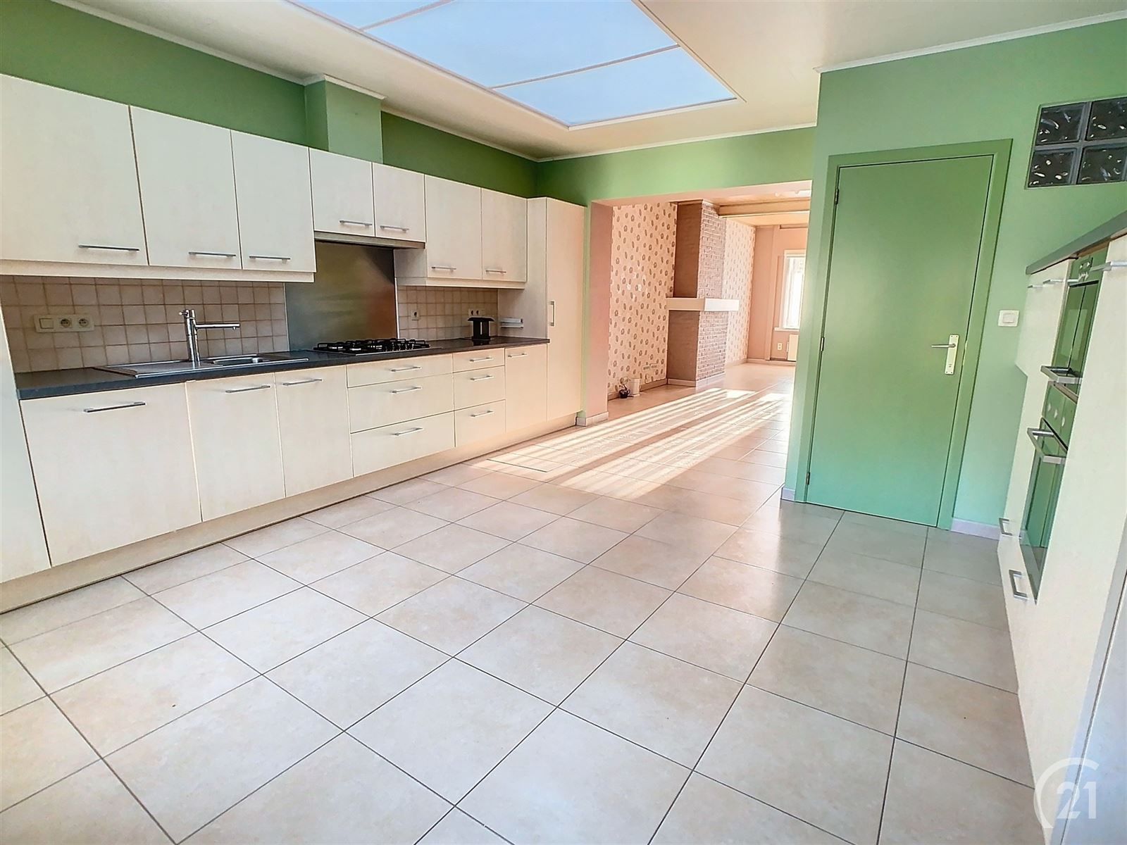 Gerenoveerde woning met tuin in rustige straat foto 11