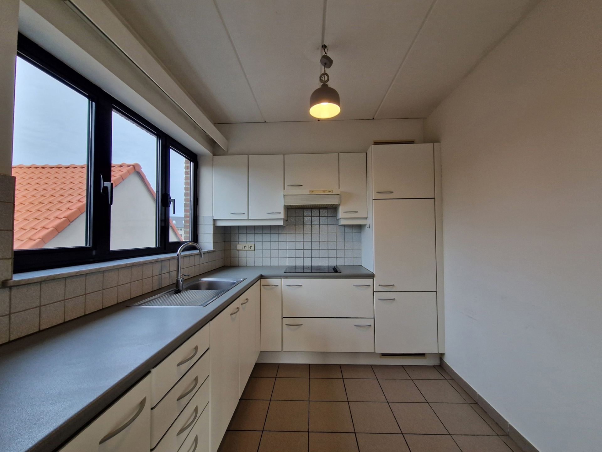 Instapklaar appartement met 2 slaapkamers, berging & parking foto 11