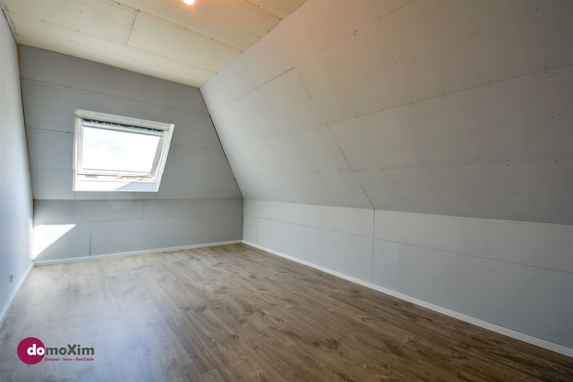 Prachtige energiezuinige woning met 5 slaapkamers gelegen in een rustige woonwijk foto 23