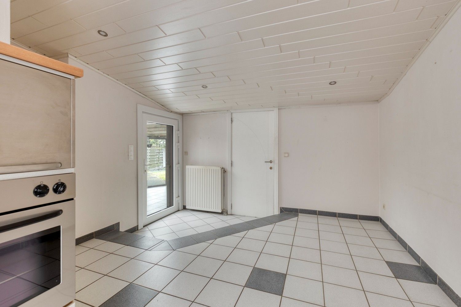 Halfopen gezinswoning met drie slaapkamers (mogelijkheid tot 4), grote tuin en zonnepanelen! foto 15