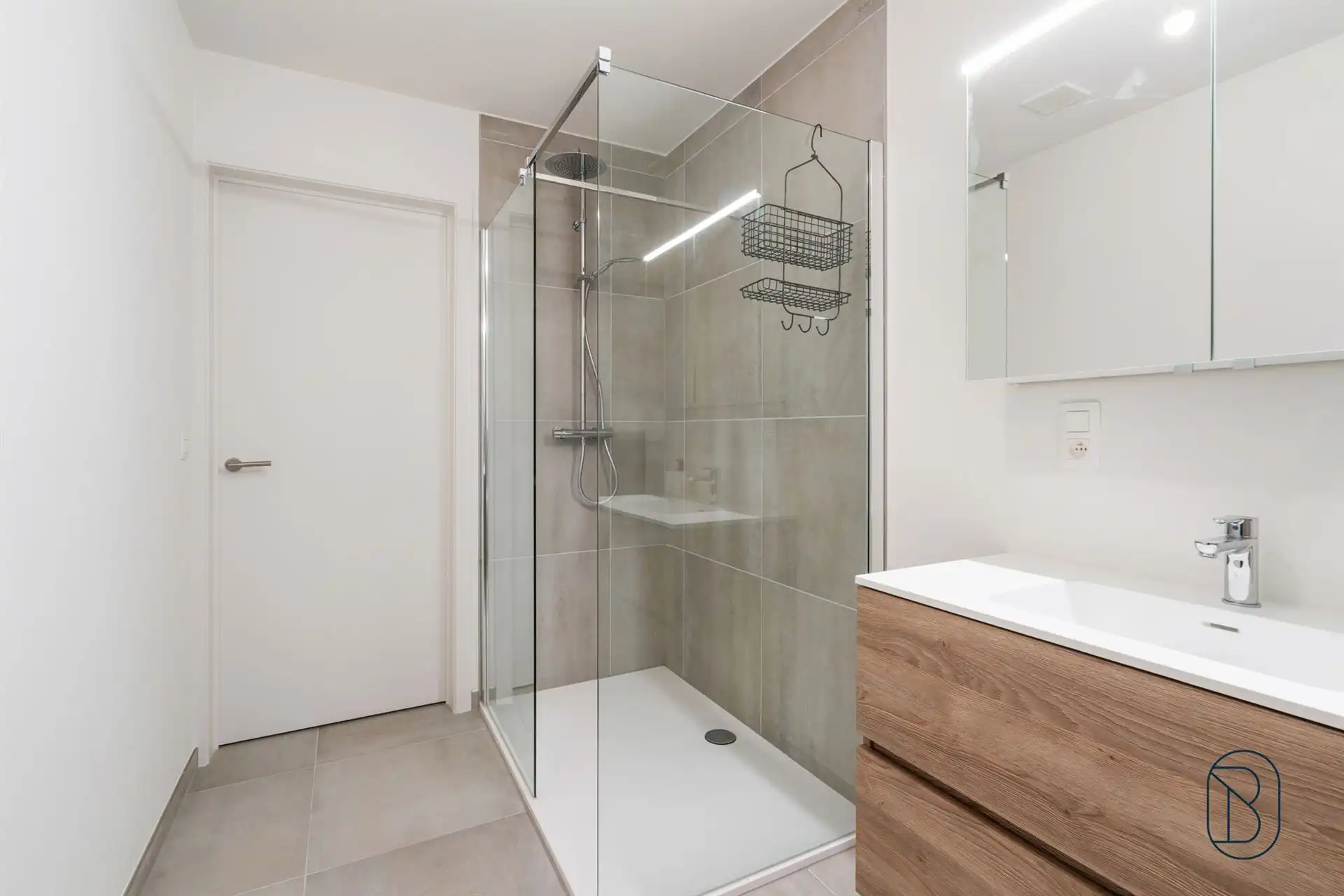 Kwalitatieve moderne energiezuinige luxe-woning met tuin. foto 12