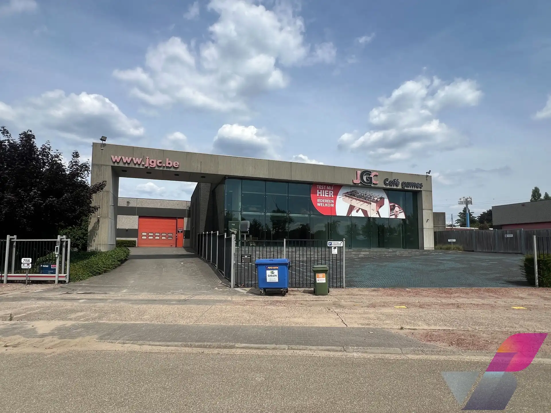 SEMI-INDUSTRIEEL GEBOUW OP ZICHTLOCATIE foto 2