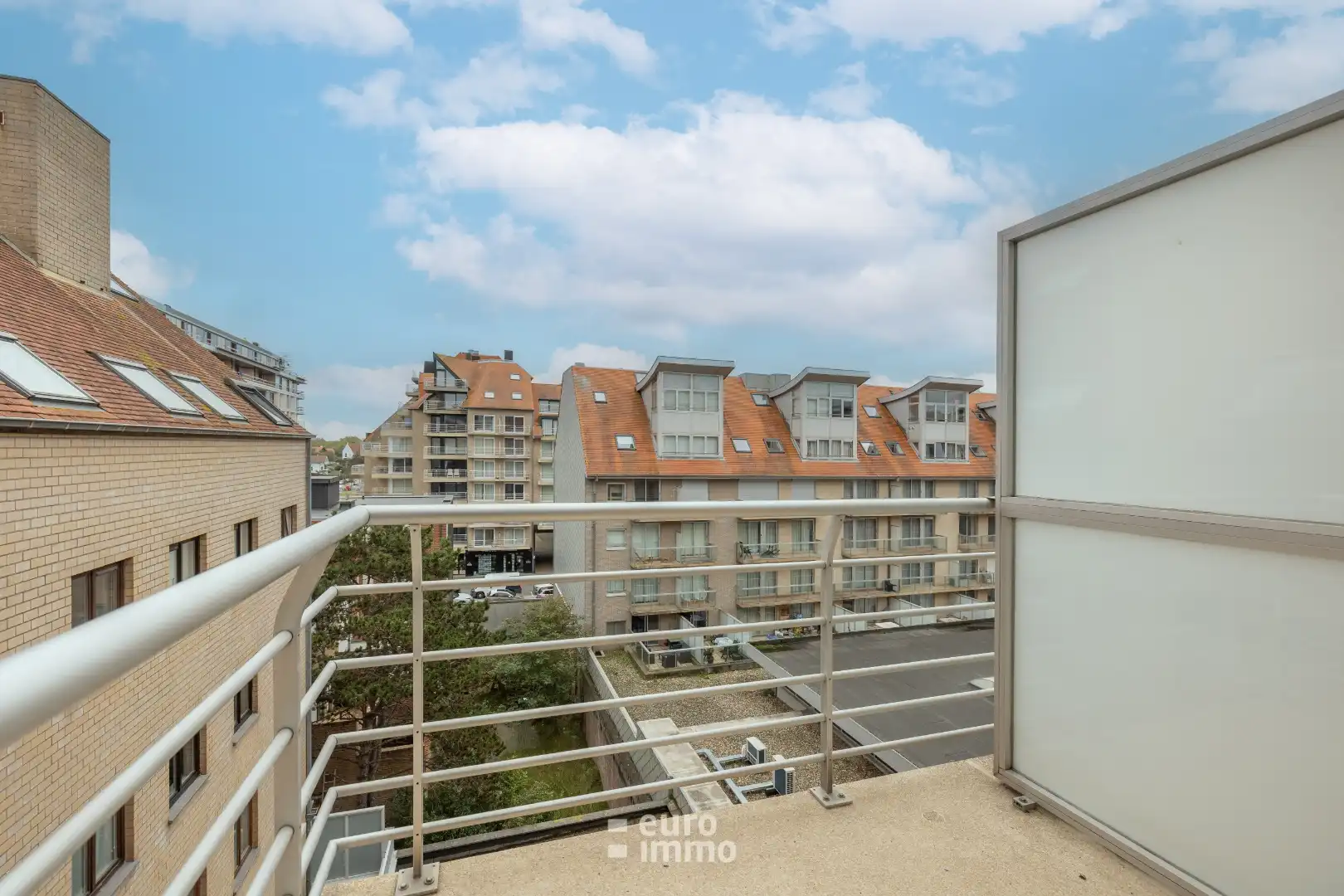 Centraal gelegen appartement met 1 slaapkamer en leuk zeezicht foto 10