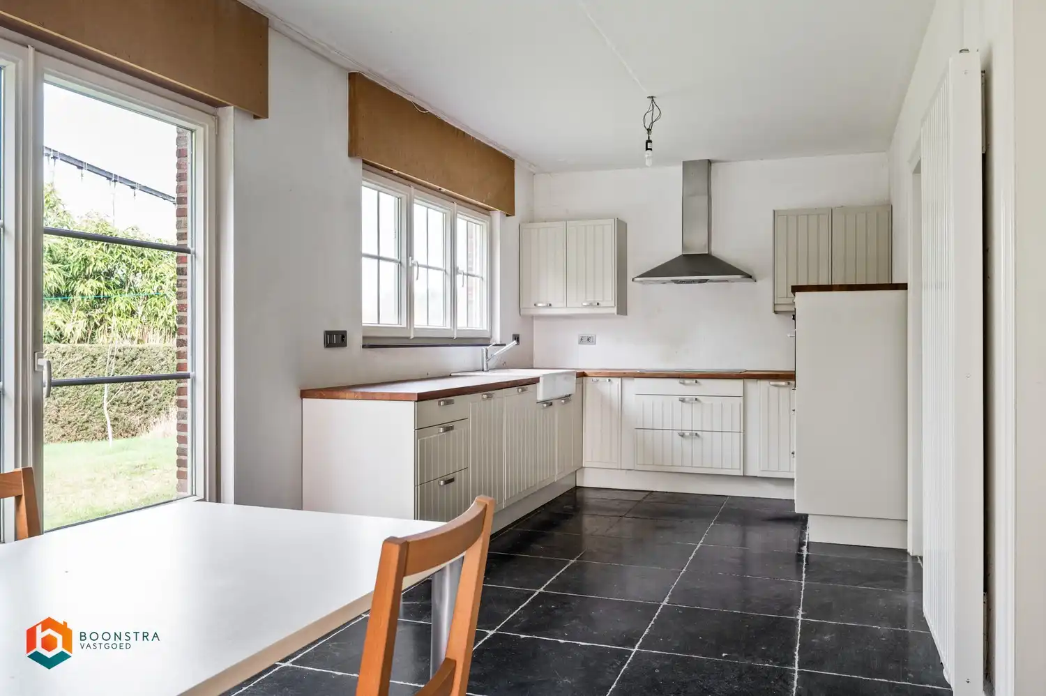 Woning met 4 slaapkamers en achterliggend bos (+-70a) foto 7