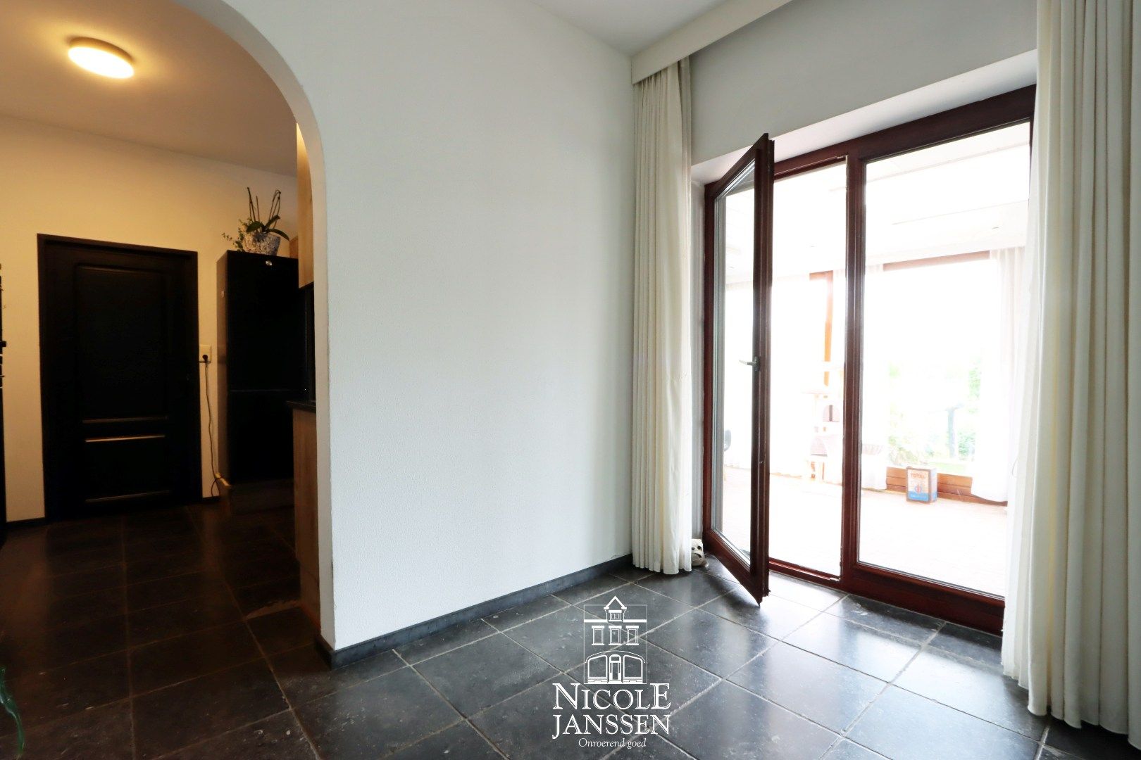 Ruime vrijstaande woning  foto 9