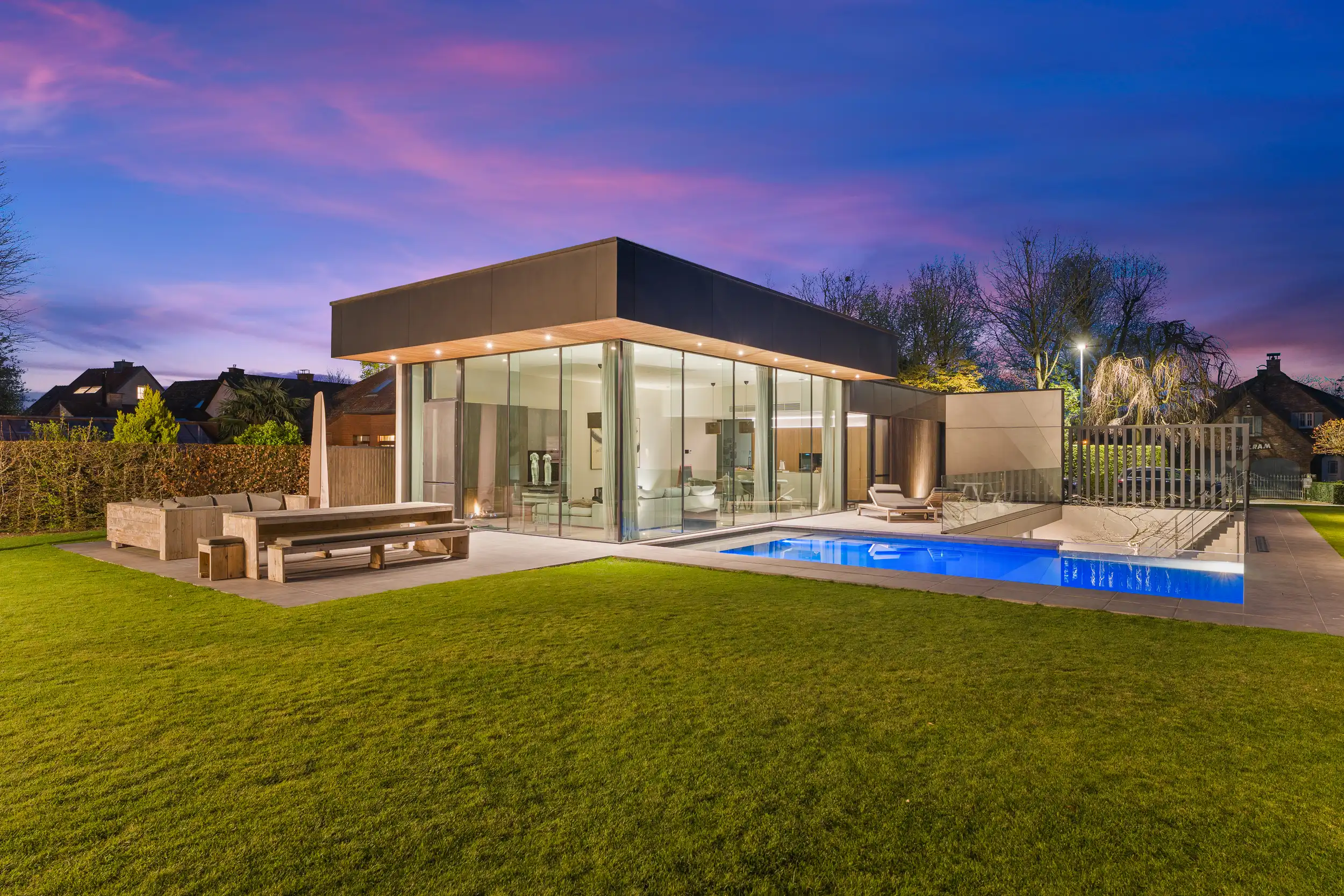 Designvilla in residentiële, doodlopende, woonwijk foto 34