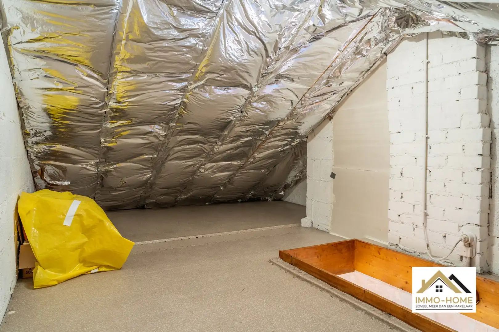 Te renoveren woning op uitstekende locatie te Lochristi  foto 24