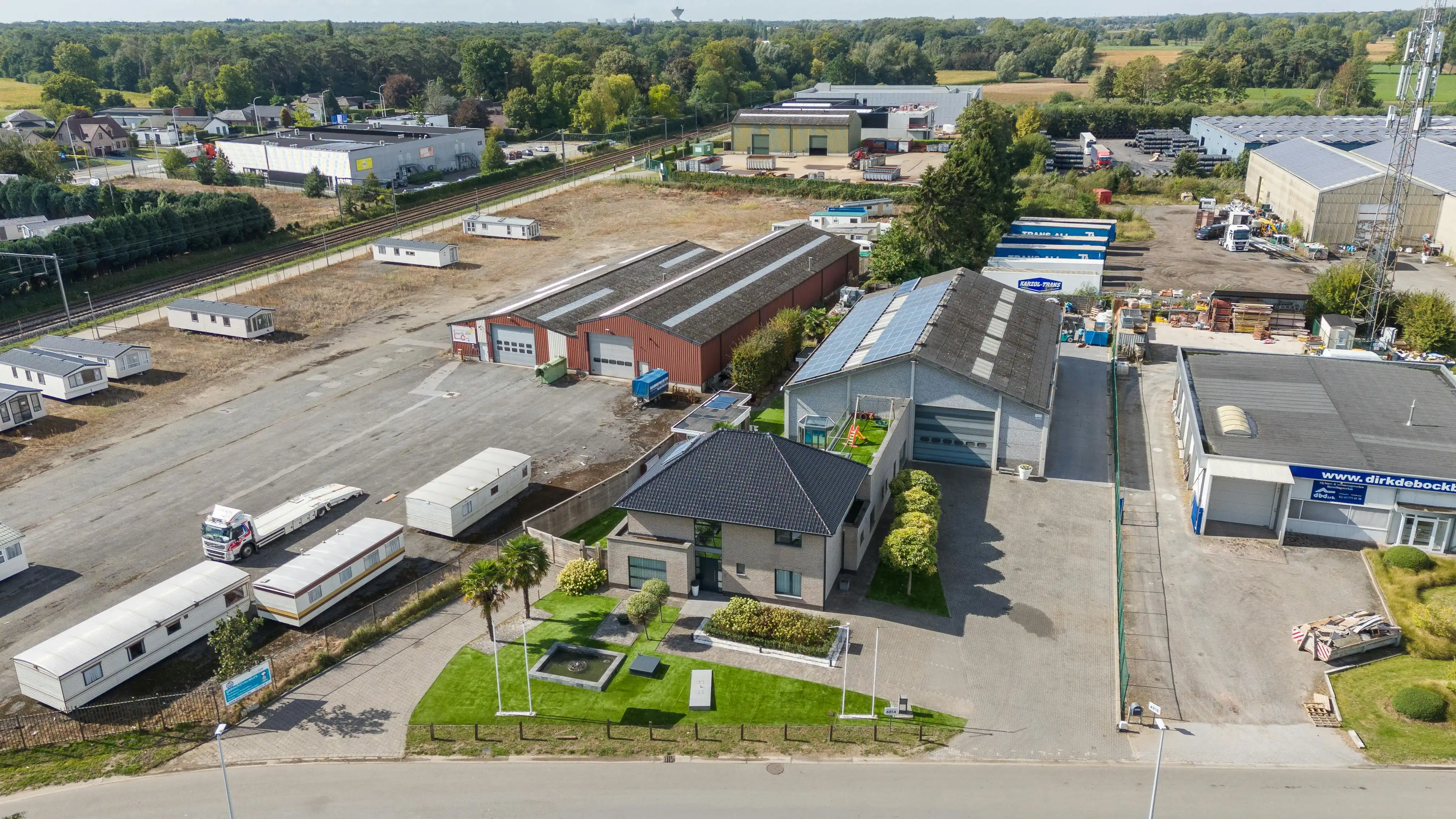 Luxe villa met exclusieve tuin en 600m2 magazijn in KMO-zone foto 102