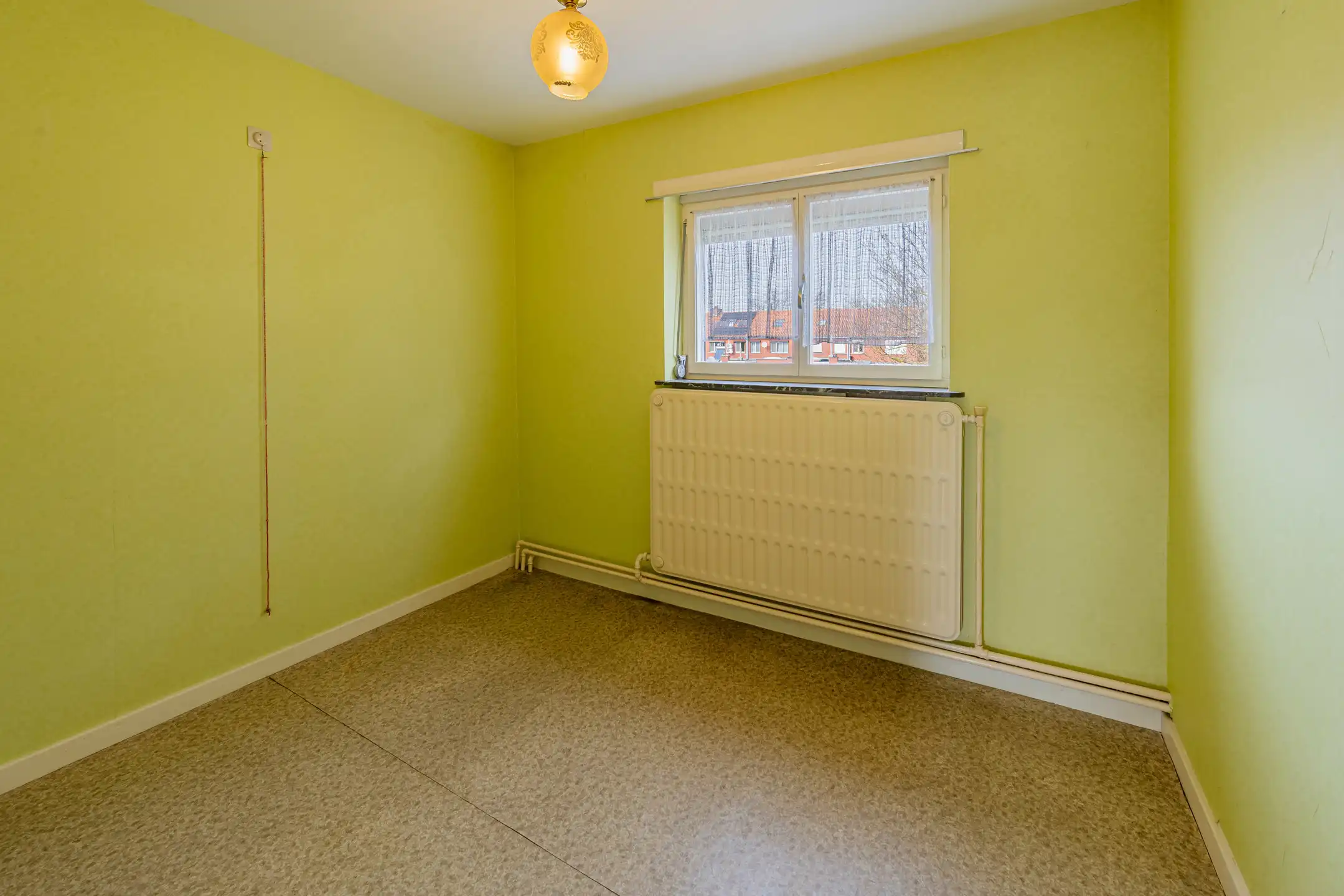 Te moderniseren HOB met garage en tuin foto 20