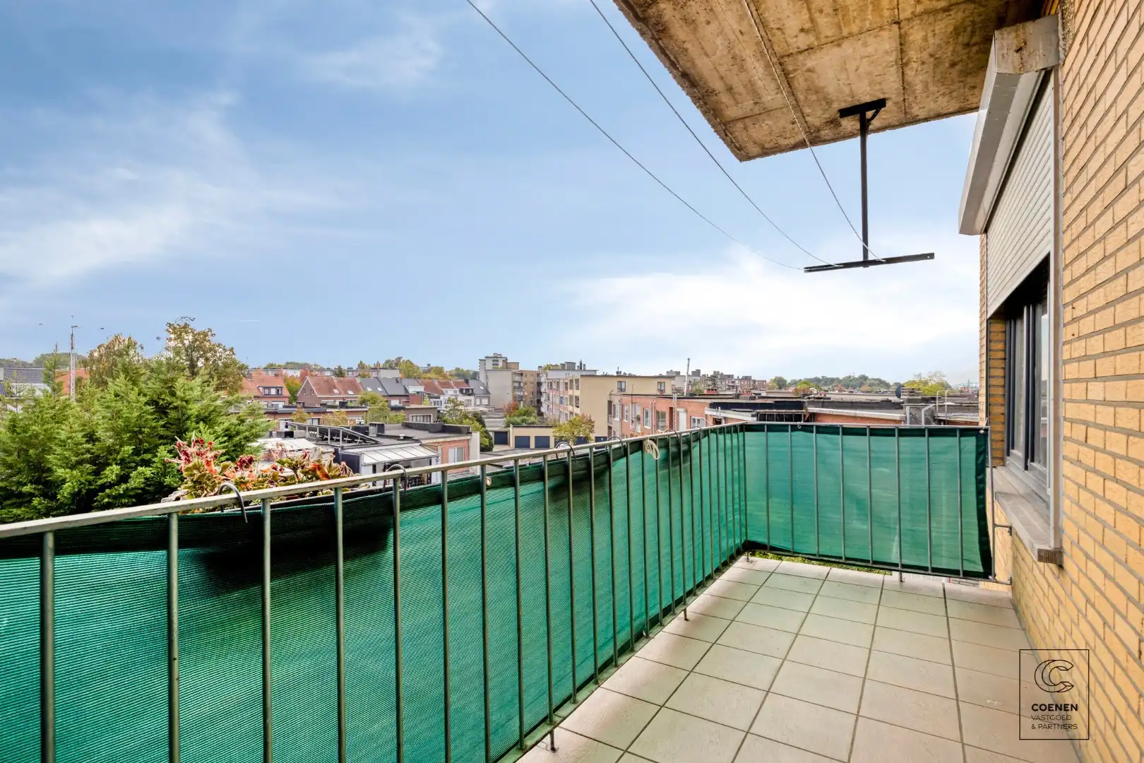 Ruim appartement van 104 m² met drie slaapkamers op centrale ligging te Merksem! foto 13